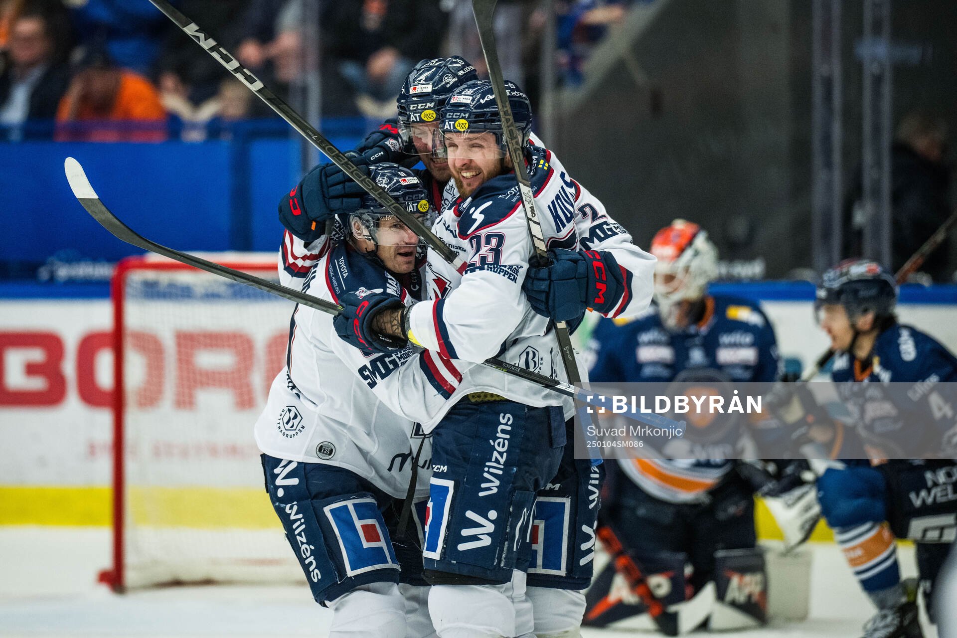 Linköpings Robin Kovacs jublar