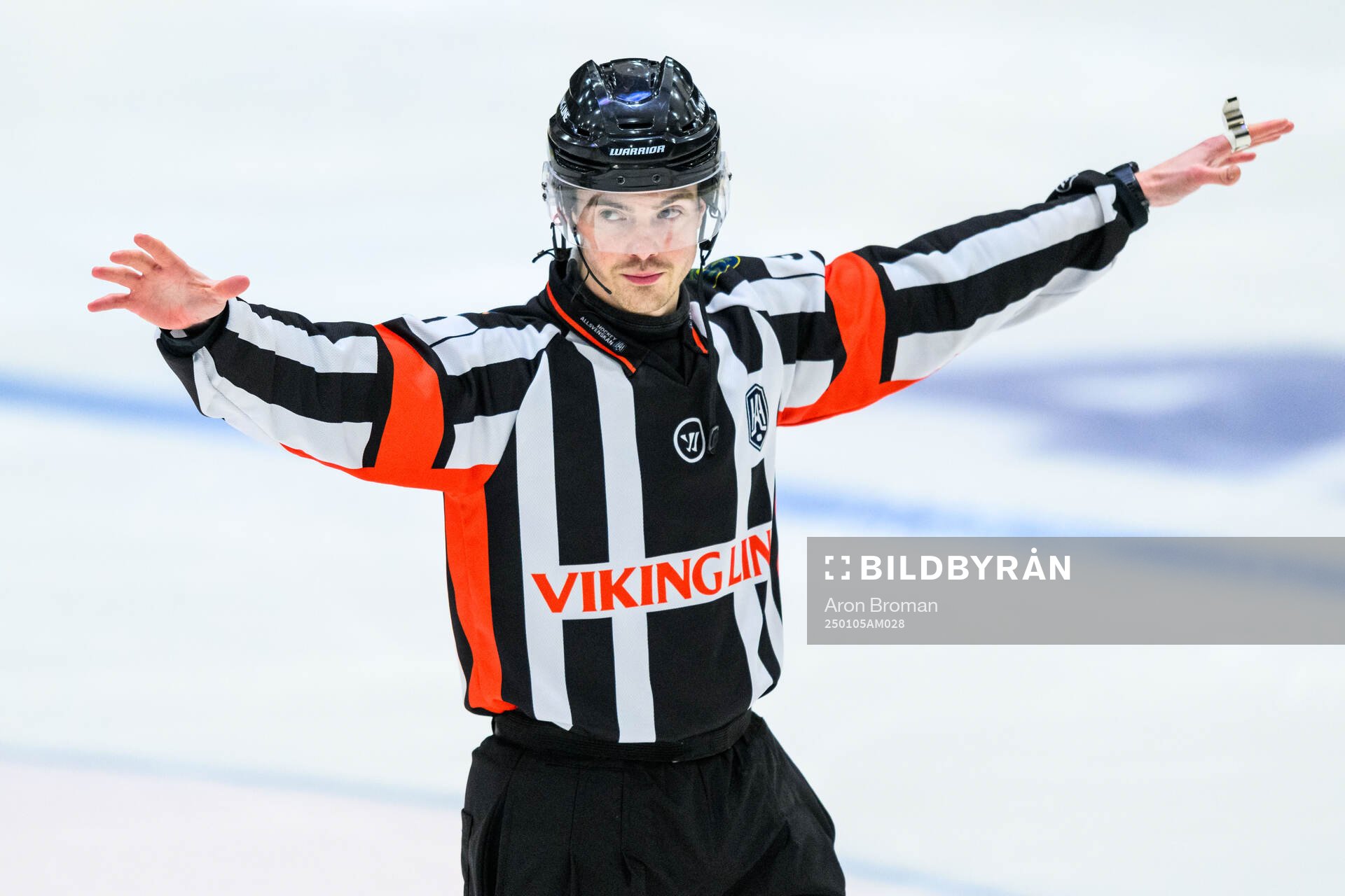 Domare Filip Eriksson dömer bort 0-2 av Karlskogas Rikard