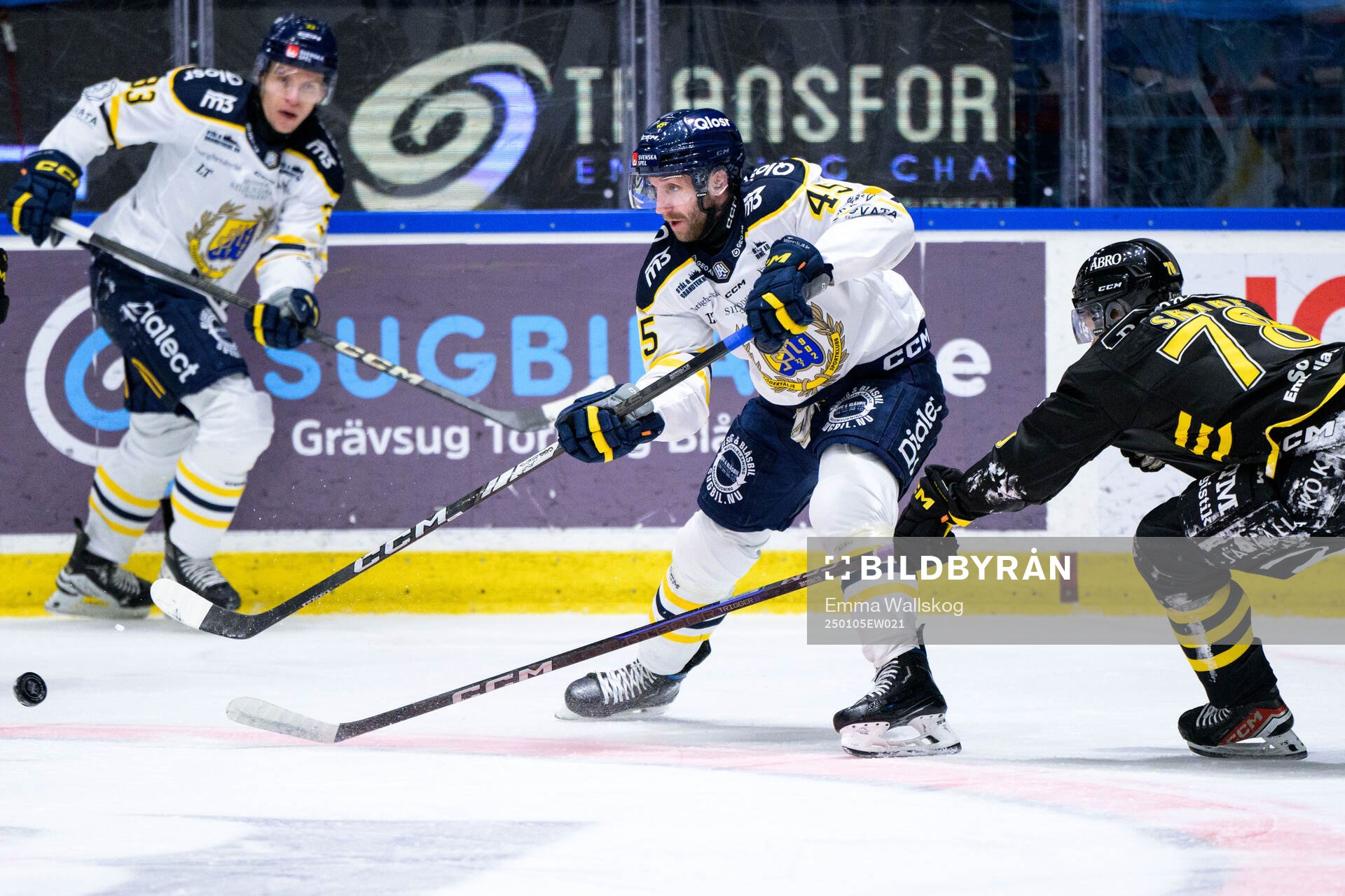 Södertäljes Sebastian Dyk och AIKs Axel Skarp