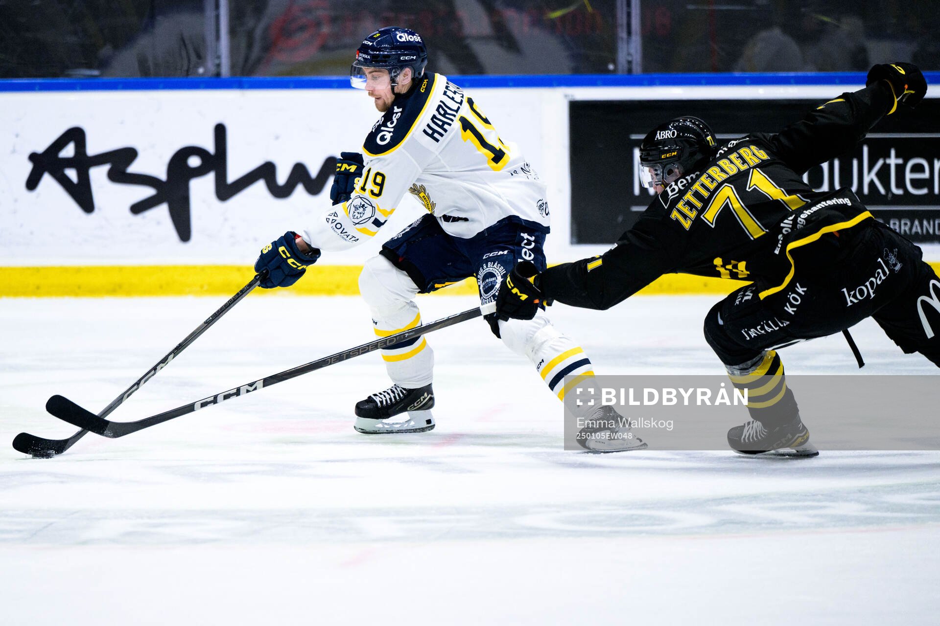 Södertäljes Hampus Harlestam och AIKs Lukas Zetterberg