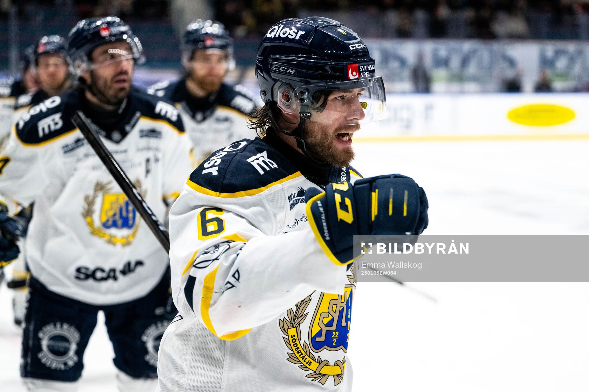 Södertäljes Olli Vainio jublar