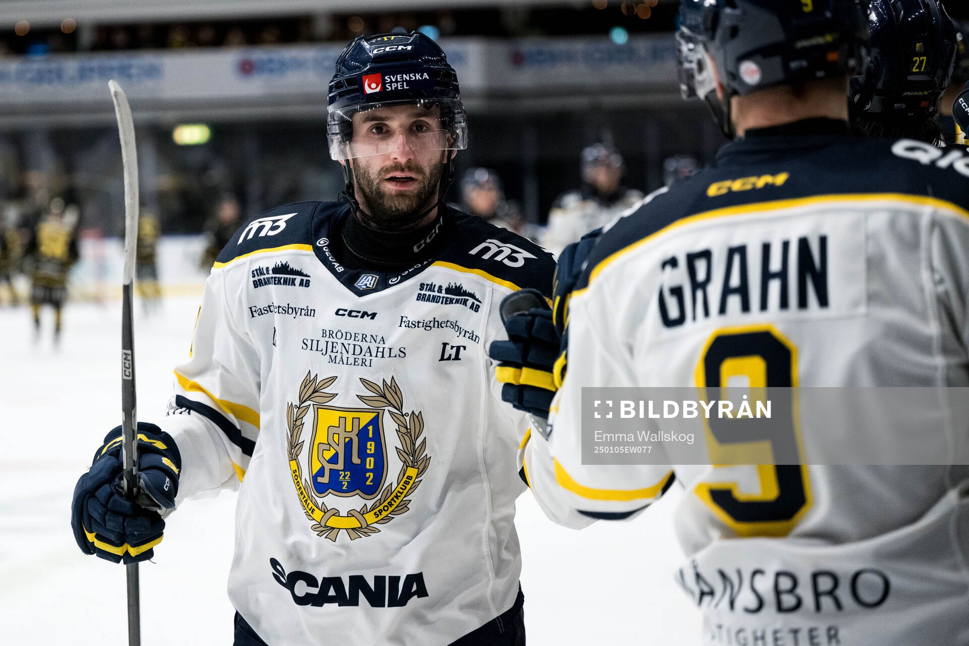 Södertäljes Amil Krupic jublar