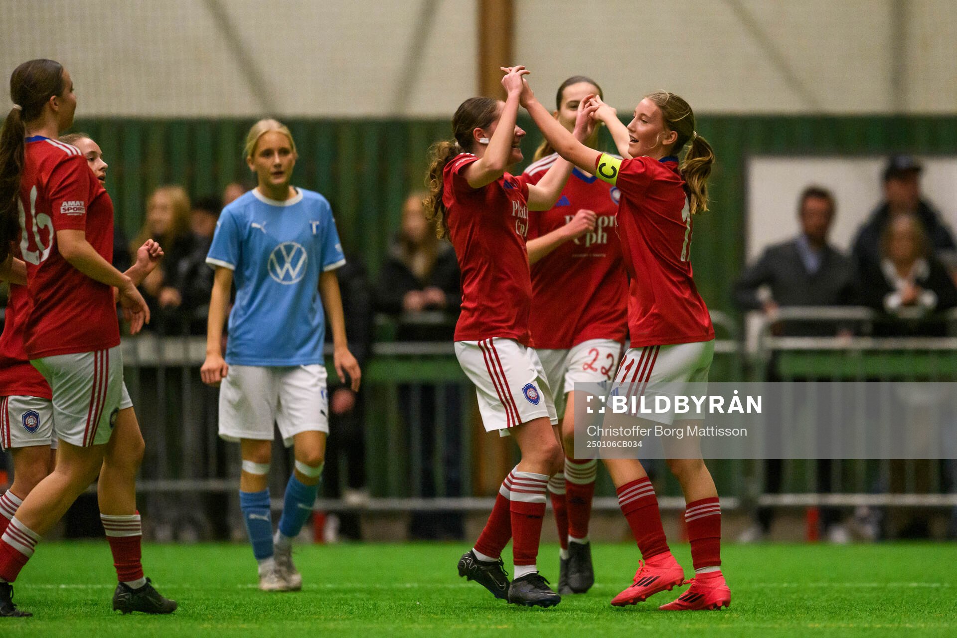 Sundby BK F16s Thilde Theis jublar efter 1-0 under ungdomsturneringen Skånecupen i fotboll den 6 januari 2025 i Malmö. 