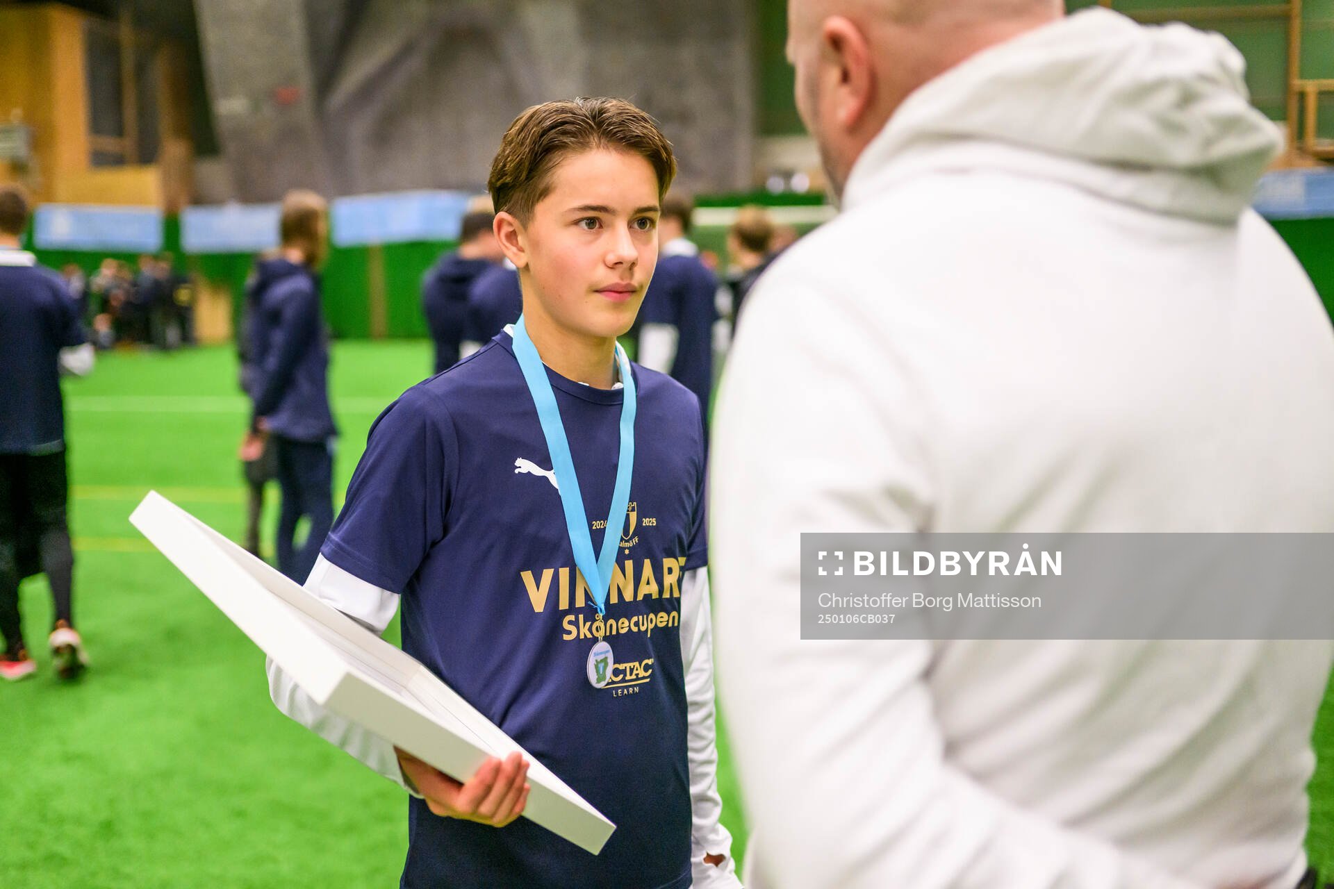 Malmö FF P16s Vidar Skoglund intervjuas efter ungdomsturneringen Skånecupen i fotboll den 6 januari 2025 i Malmö. 