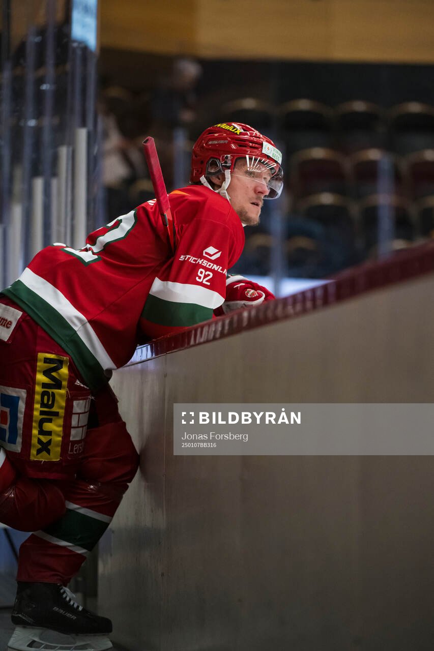 Modos Jesper Olofsson innan ishockeymatchen i SHL mellan