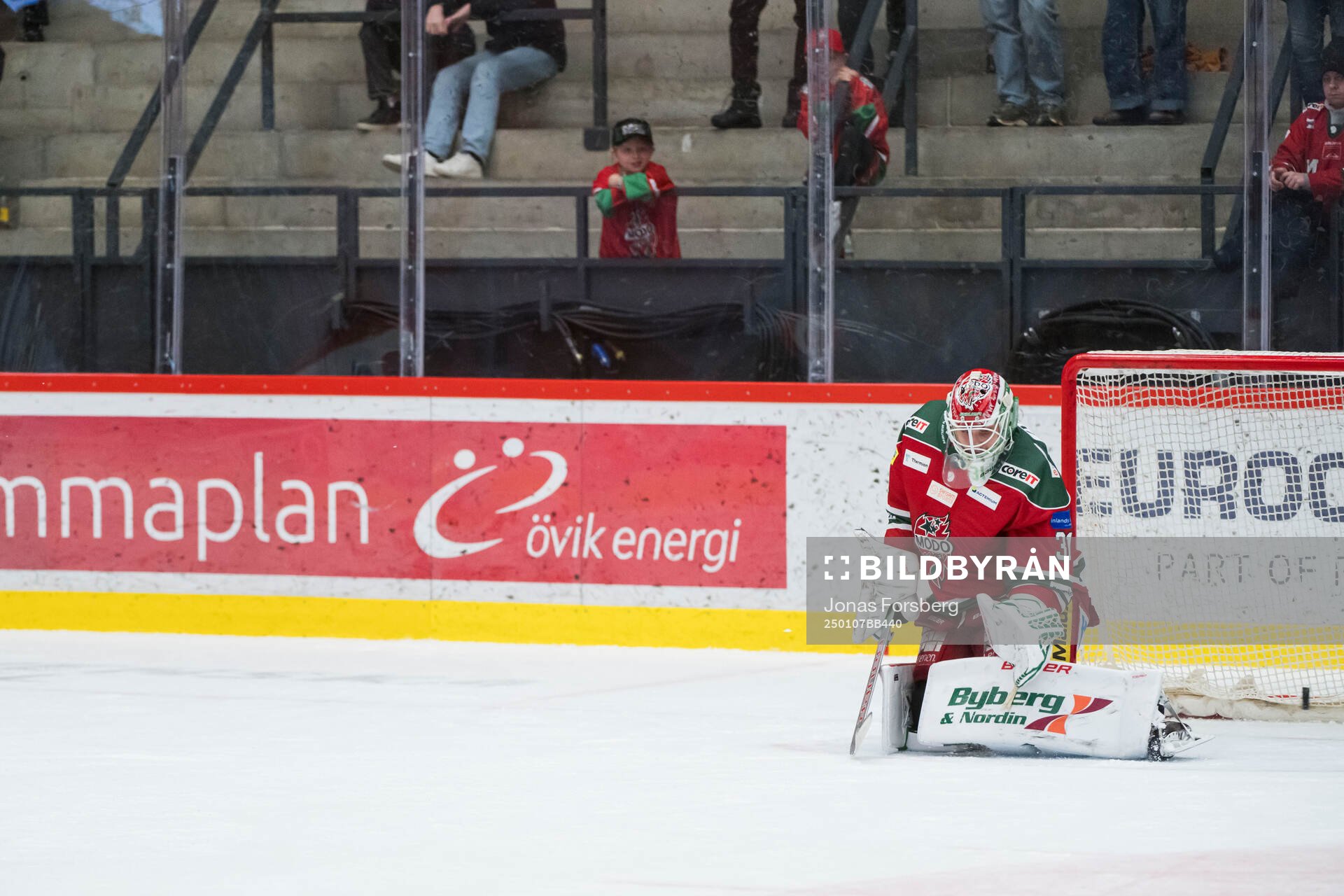 Modos målvakt Olle Eriksson Ek släpper in avgörande 3-4