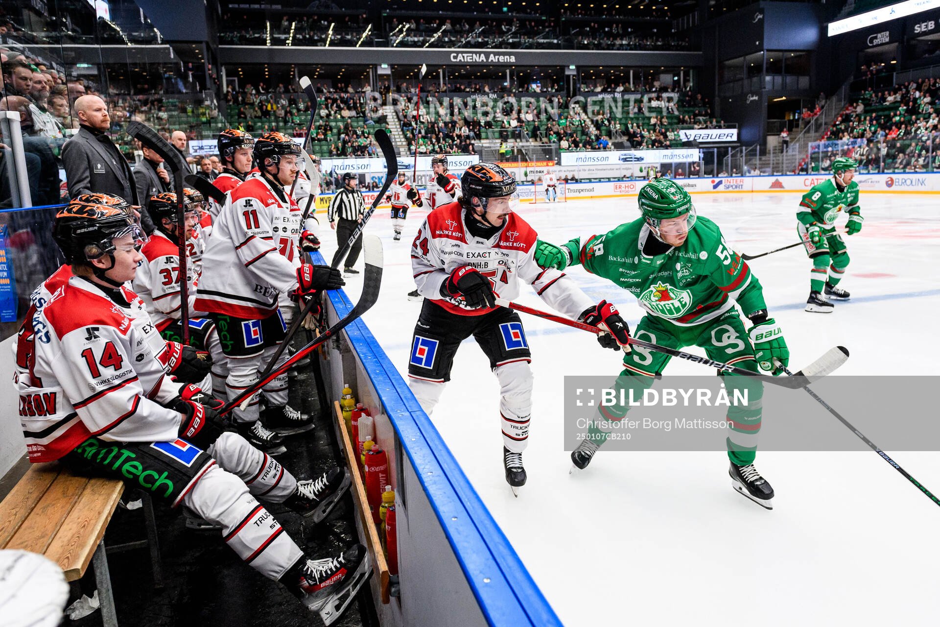 Örebros Hannes Björninen och Rögles Filip Johansson
