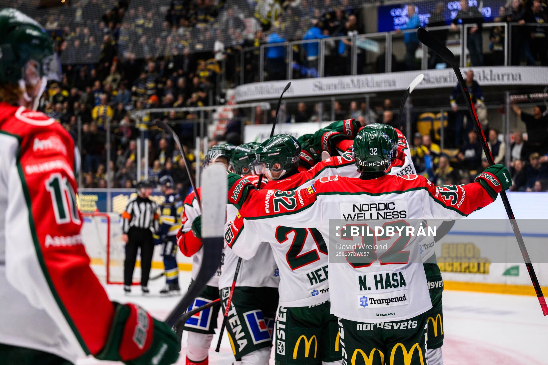 Frölundas Noah Hasa  jublar