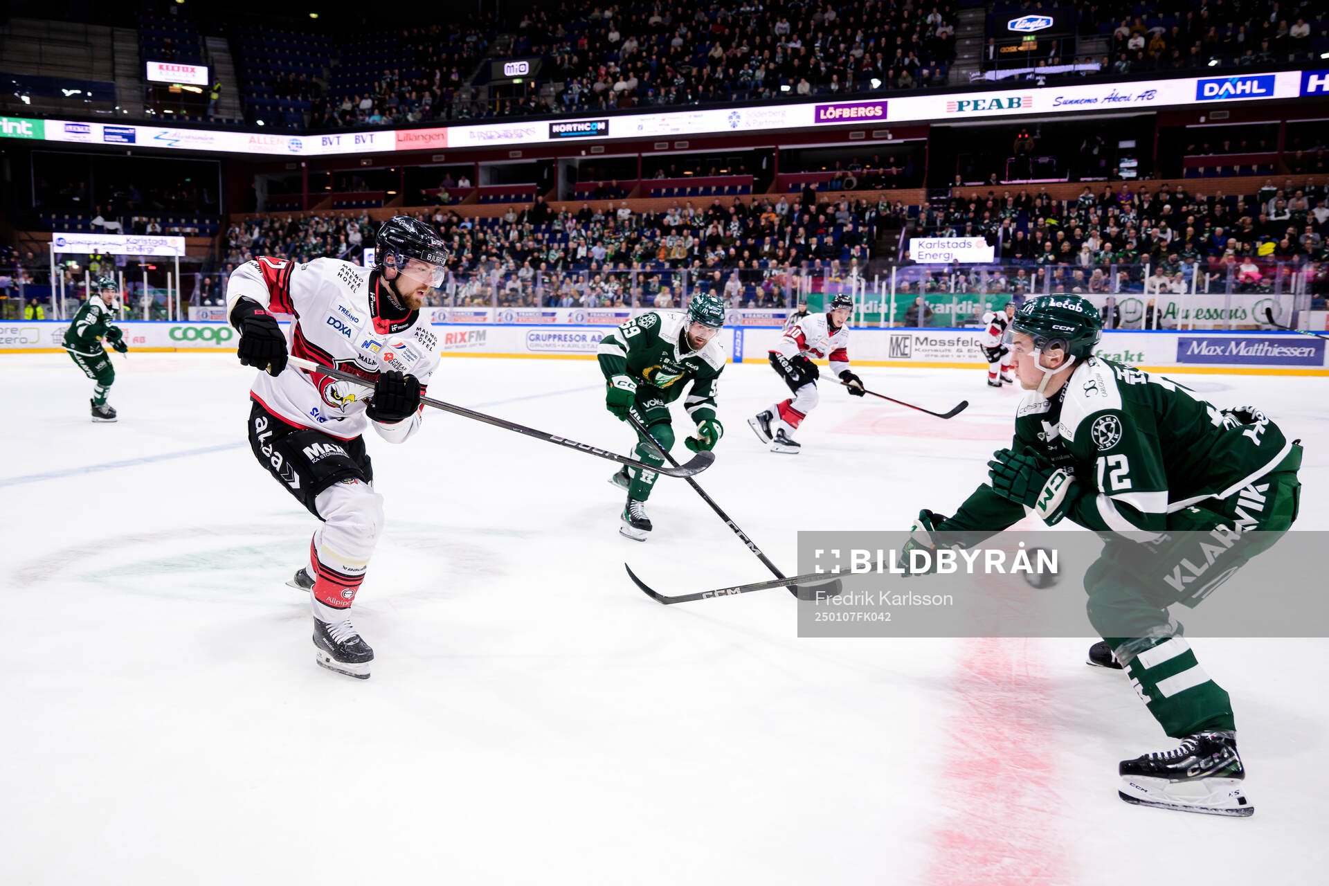 Malmö Redhawks Johan Ivarsson och Färjestads Stian Solberg