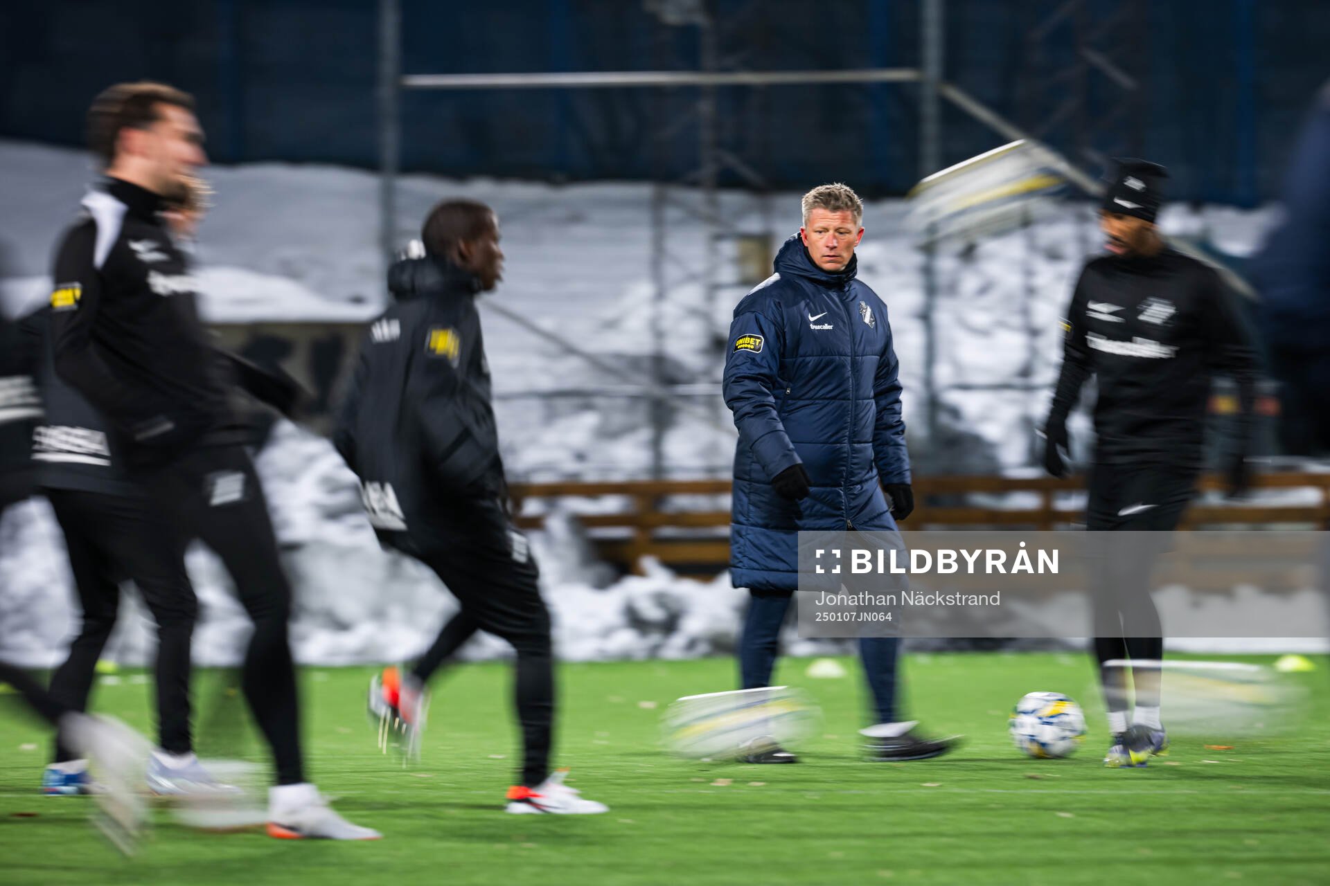 s chefstränare Mikkjal Thomassen