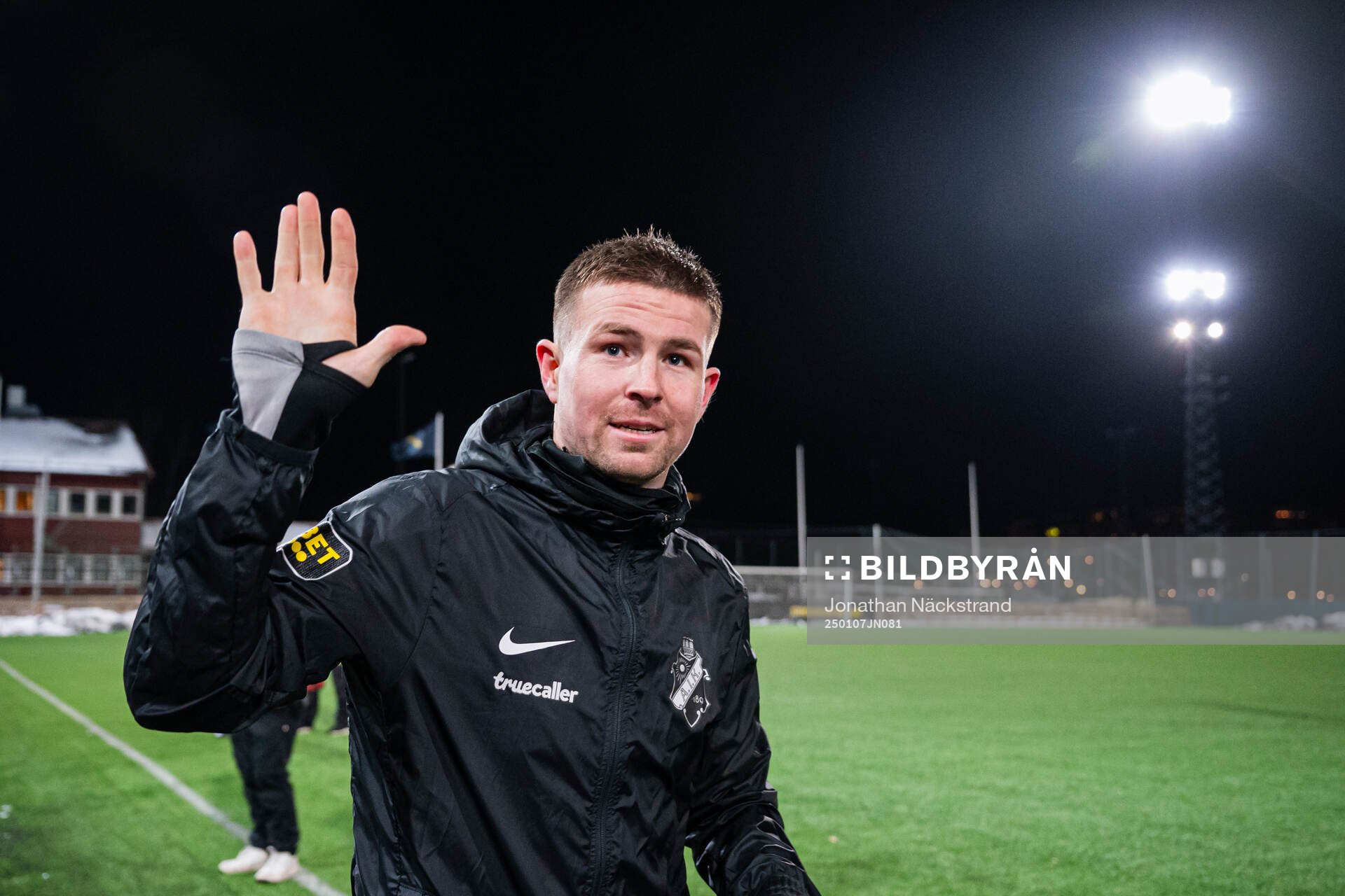 AIK:s Mads Døhr Thychosen under en gemensam fotbollsträning med AIK:s herr- och damlag den 7 januari 2025 i Stockholm. 