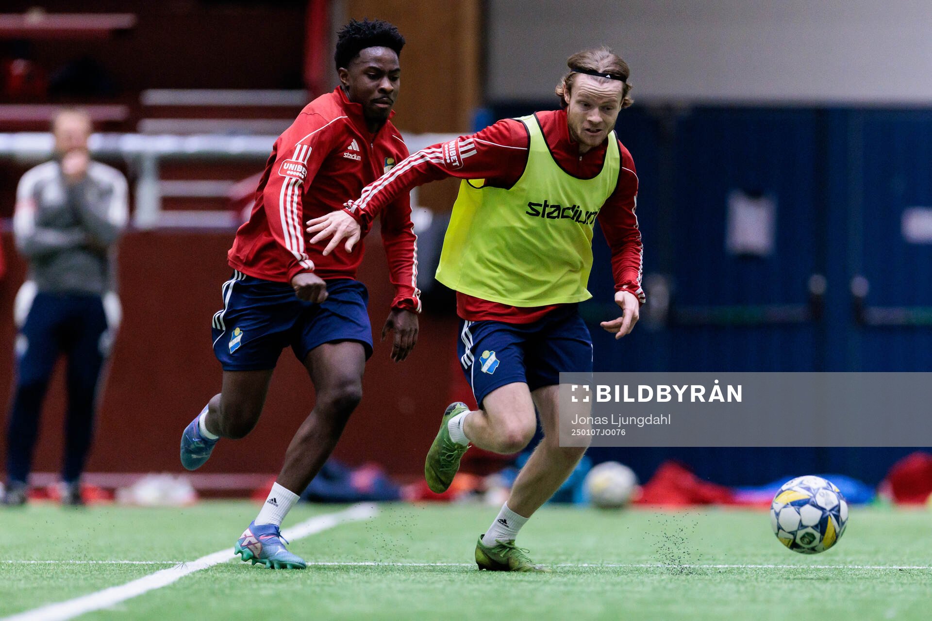 Östers Raymond Adjei och Daniel Ljung