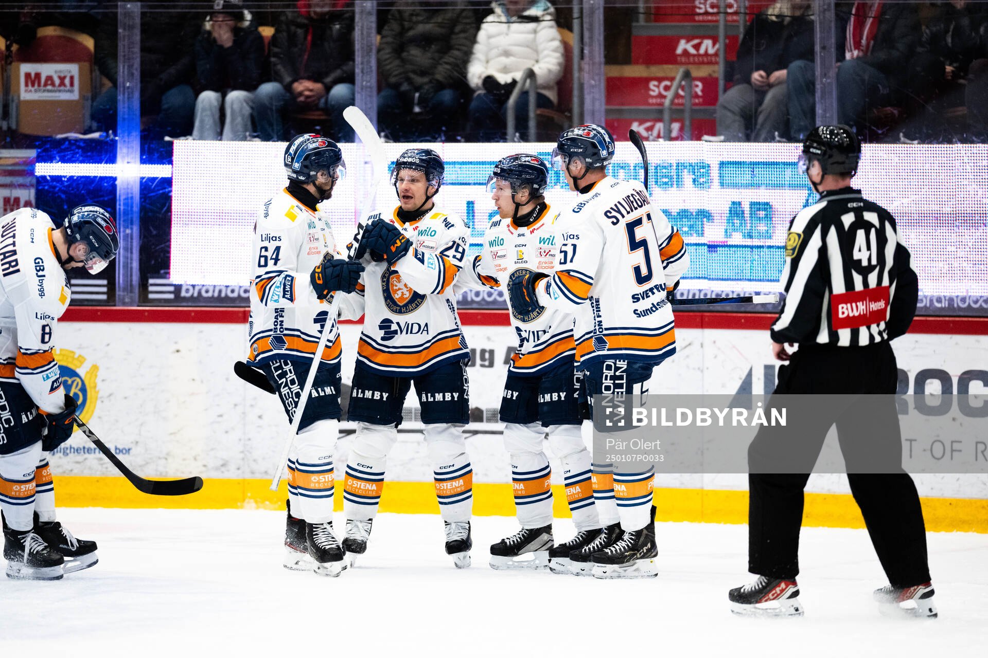 Växjös Hugo Gustafsson och Sebastian Strandberg  jublar