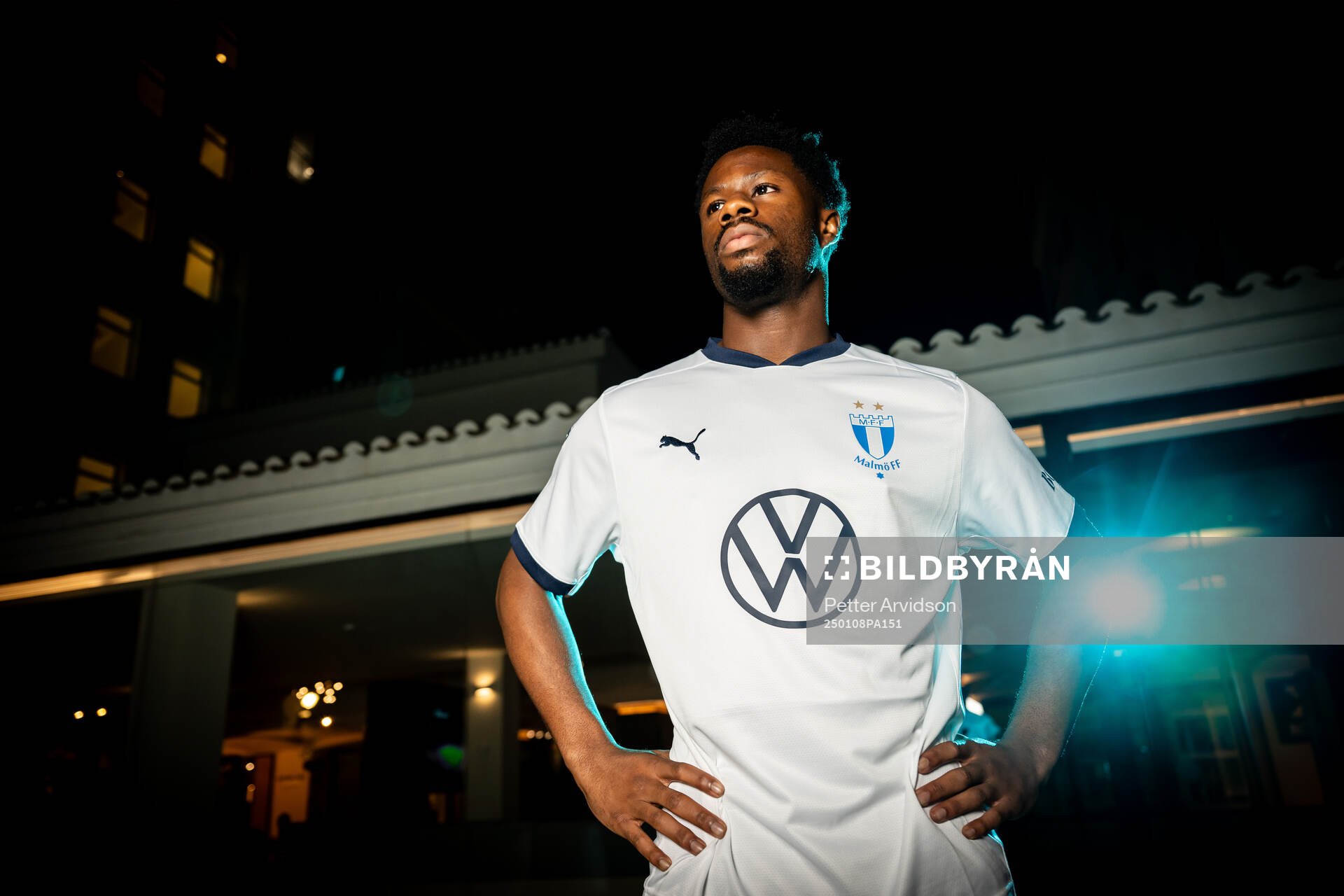 Malmö FF presenterar Emmanuel Ekong som ny spelare