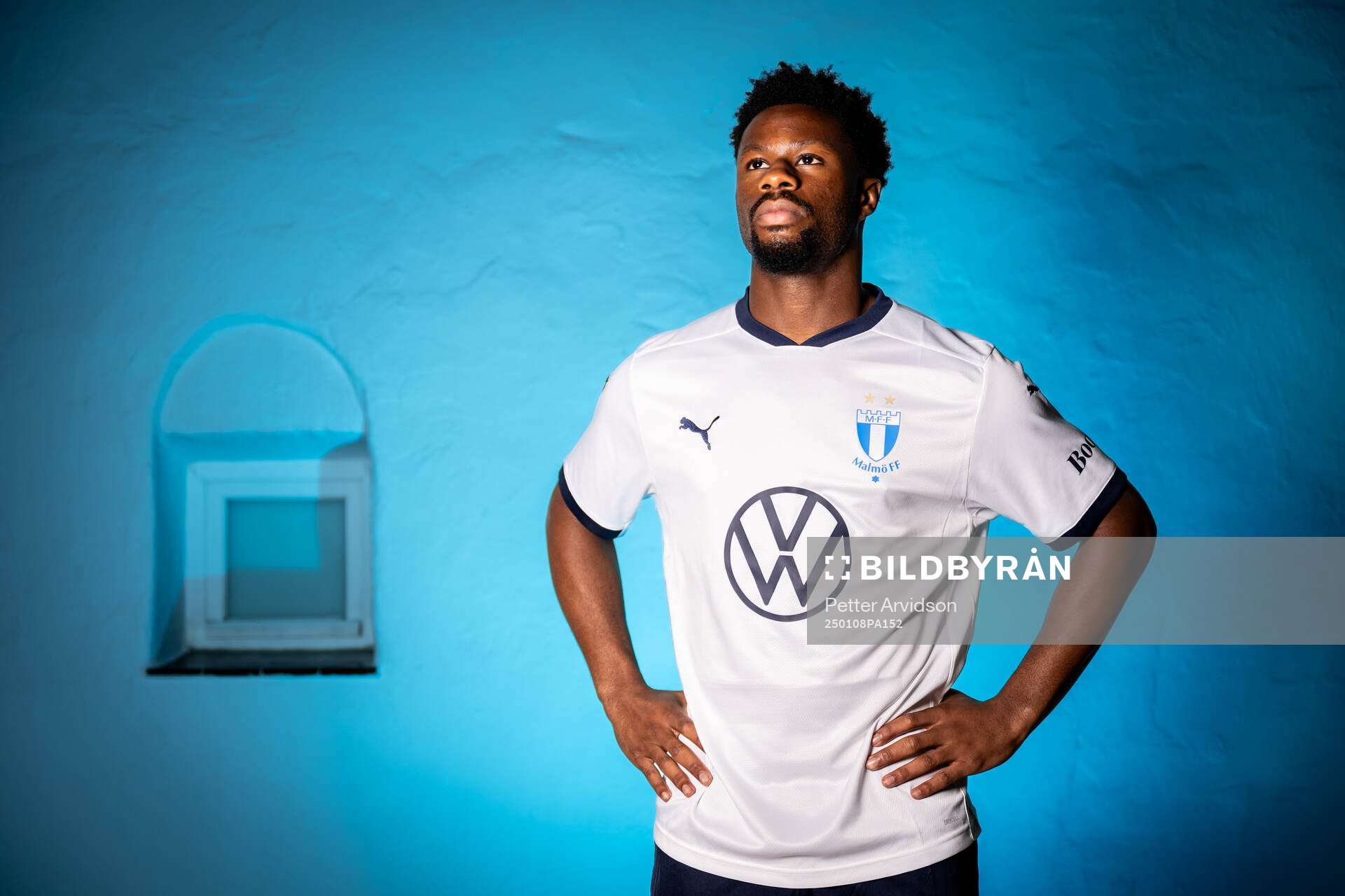 Malmö FF presenterar Emmanuel Ekong som ny spelare