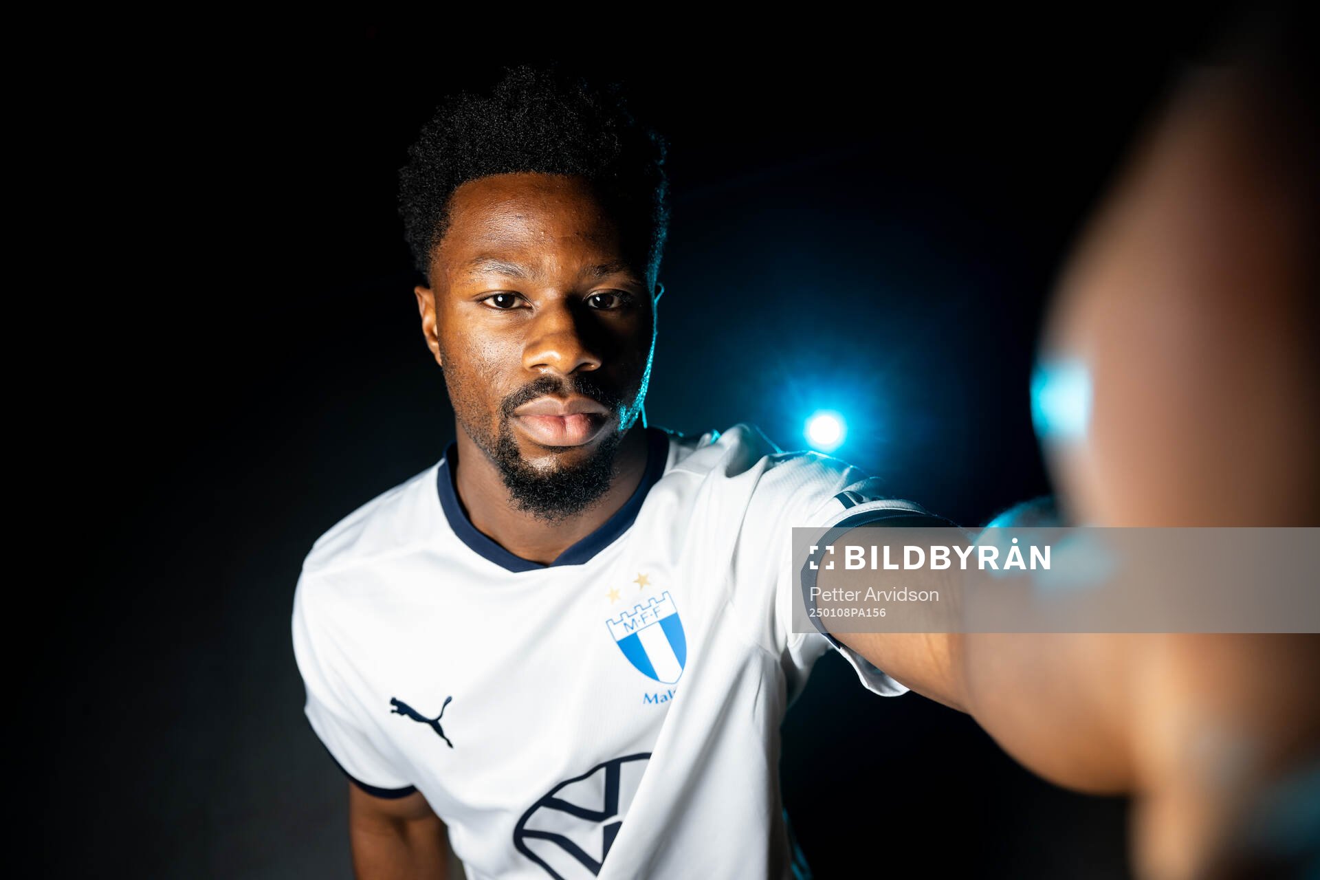 Malmö FF presenterar Emmanuel Ekong som ny spelare