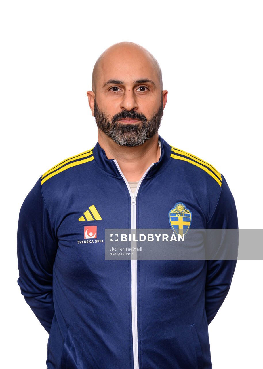 Ali Amini, specialist spelet