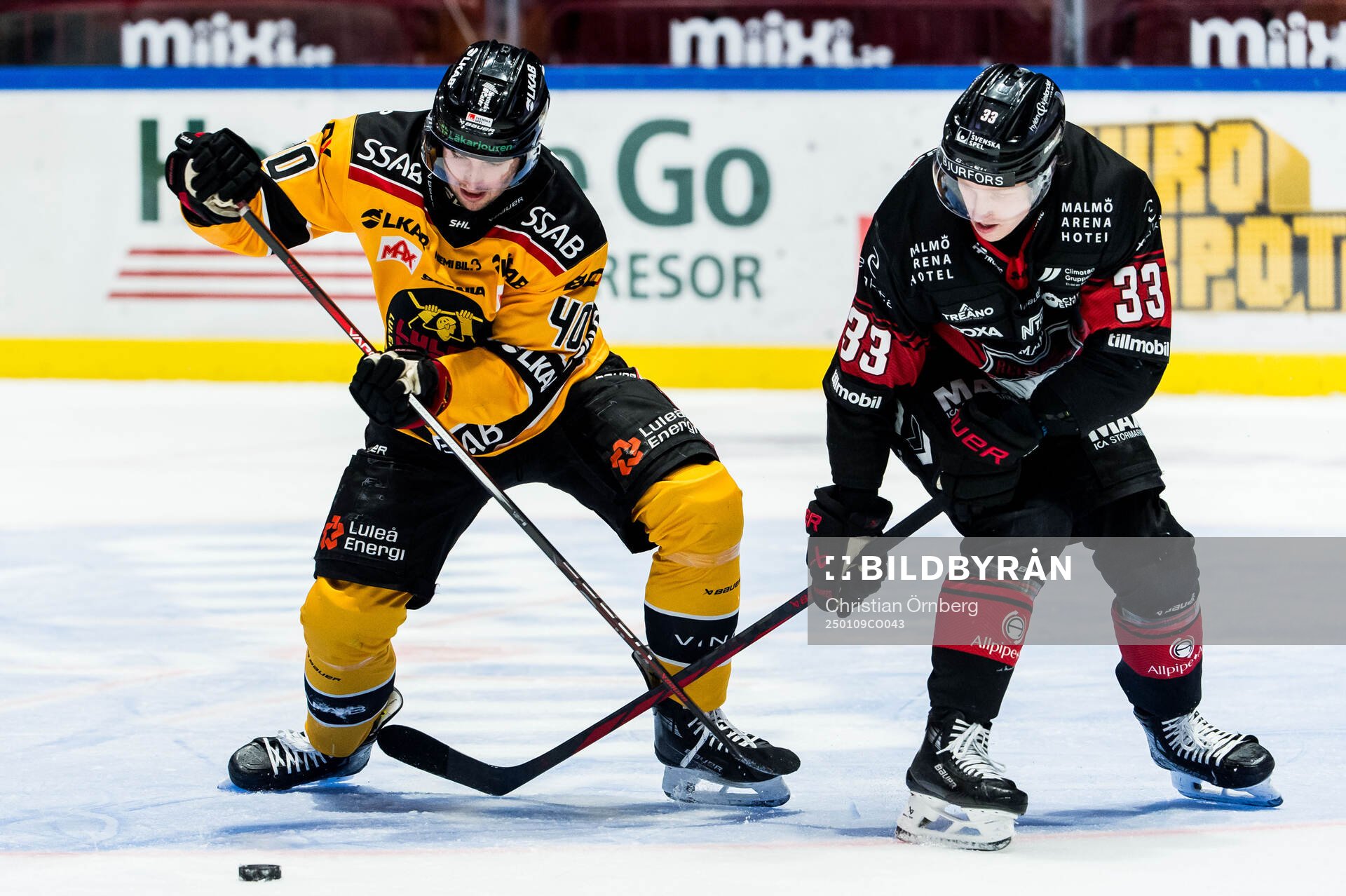 Luleås David Lilja och Malmö Redhawks Lassi Thomson