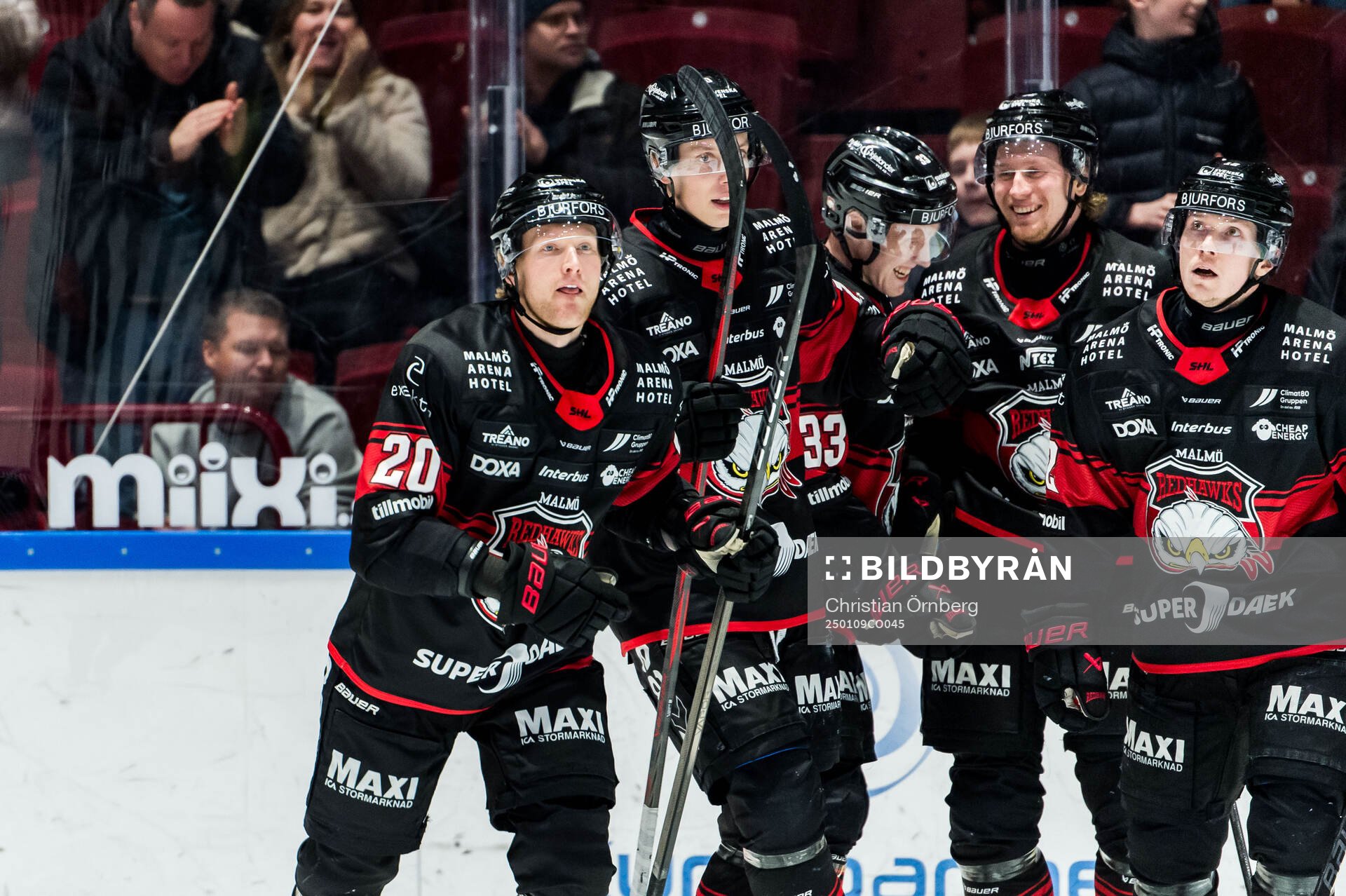 Malmö Redhawks Thomas Berg Paulsen jublar