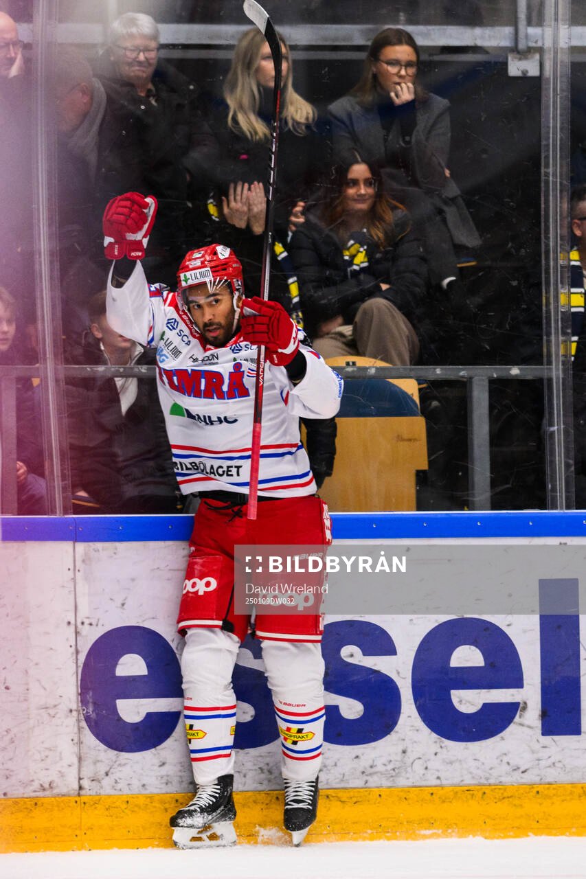 Timrås Jeremy Boyce-Rotevall jublar