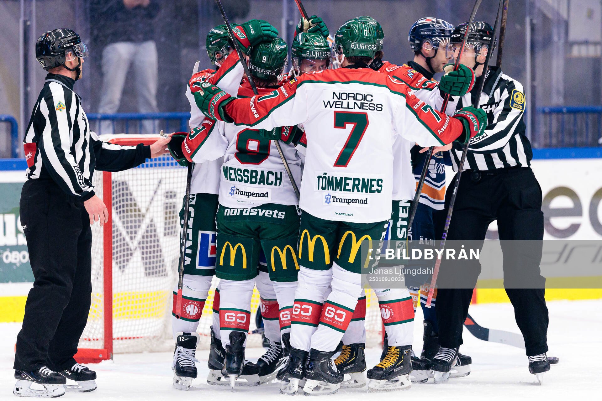 Frölundas spelare jublar