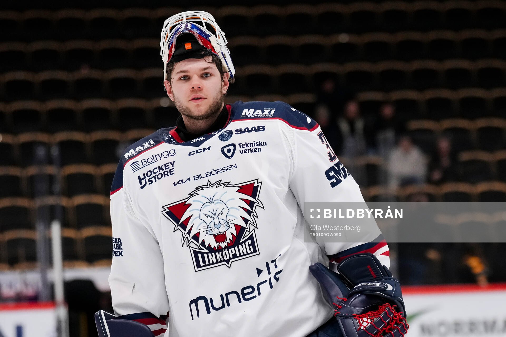 Linköpings målvakt Jesper Myrenberg jublar