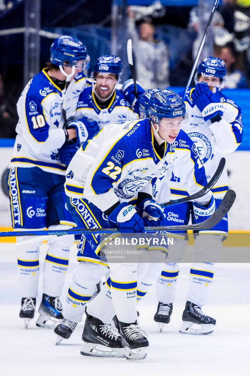 Leksands Lukas Vejdemo jublar