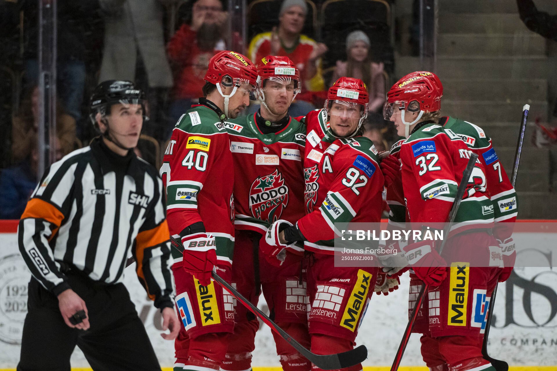 Modos Jesper Olofsson jublar
