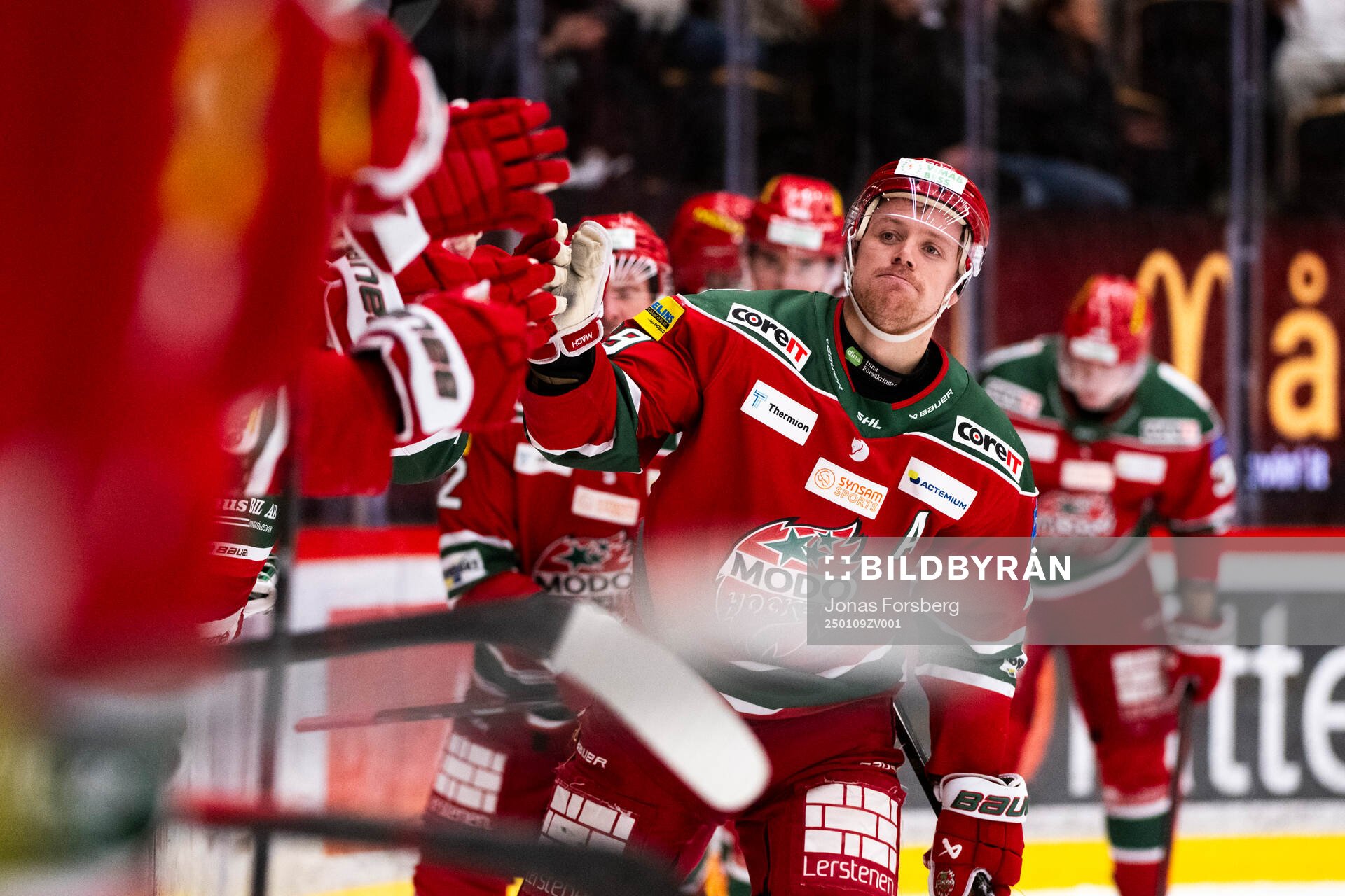 Modos Mikkel Aagaard och Ebbe Lundberg jublar