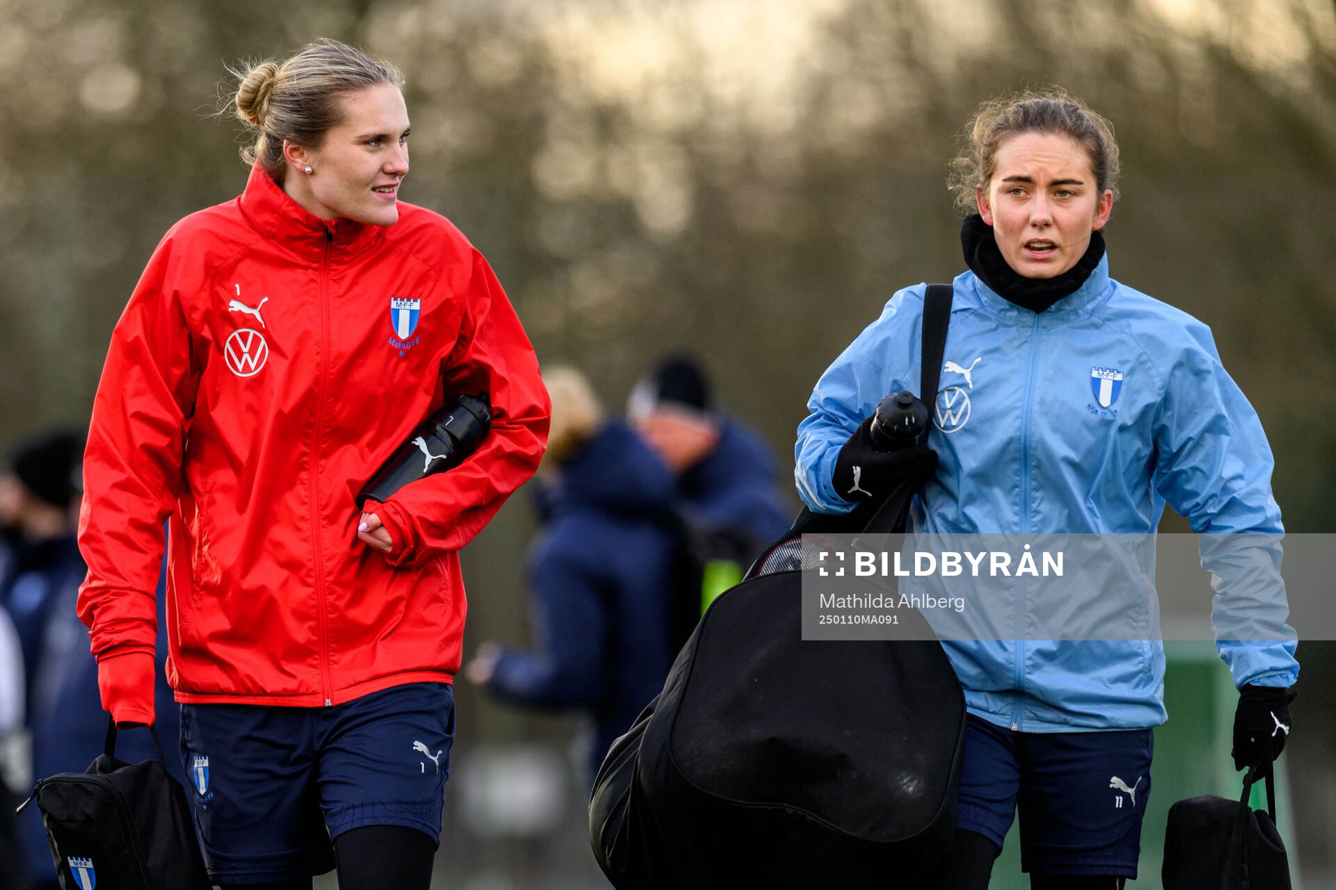 Målvakt Julia Cavander och Matilda Eriksson Kristell