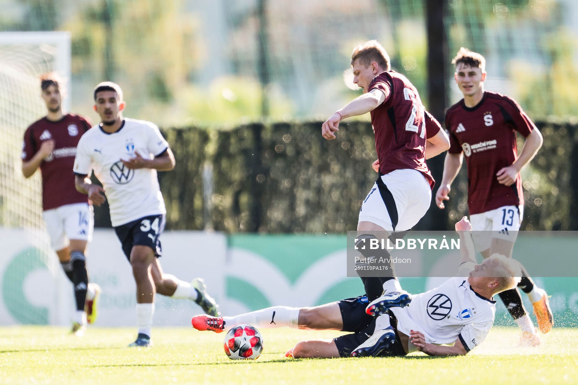Patrik Vydra of Sparta Prag and Otto Rosengren of Malmö FF