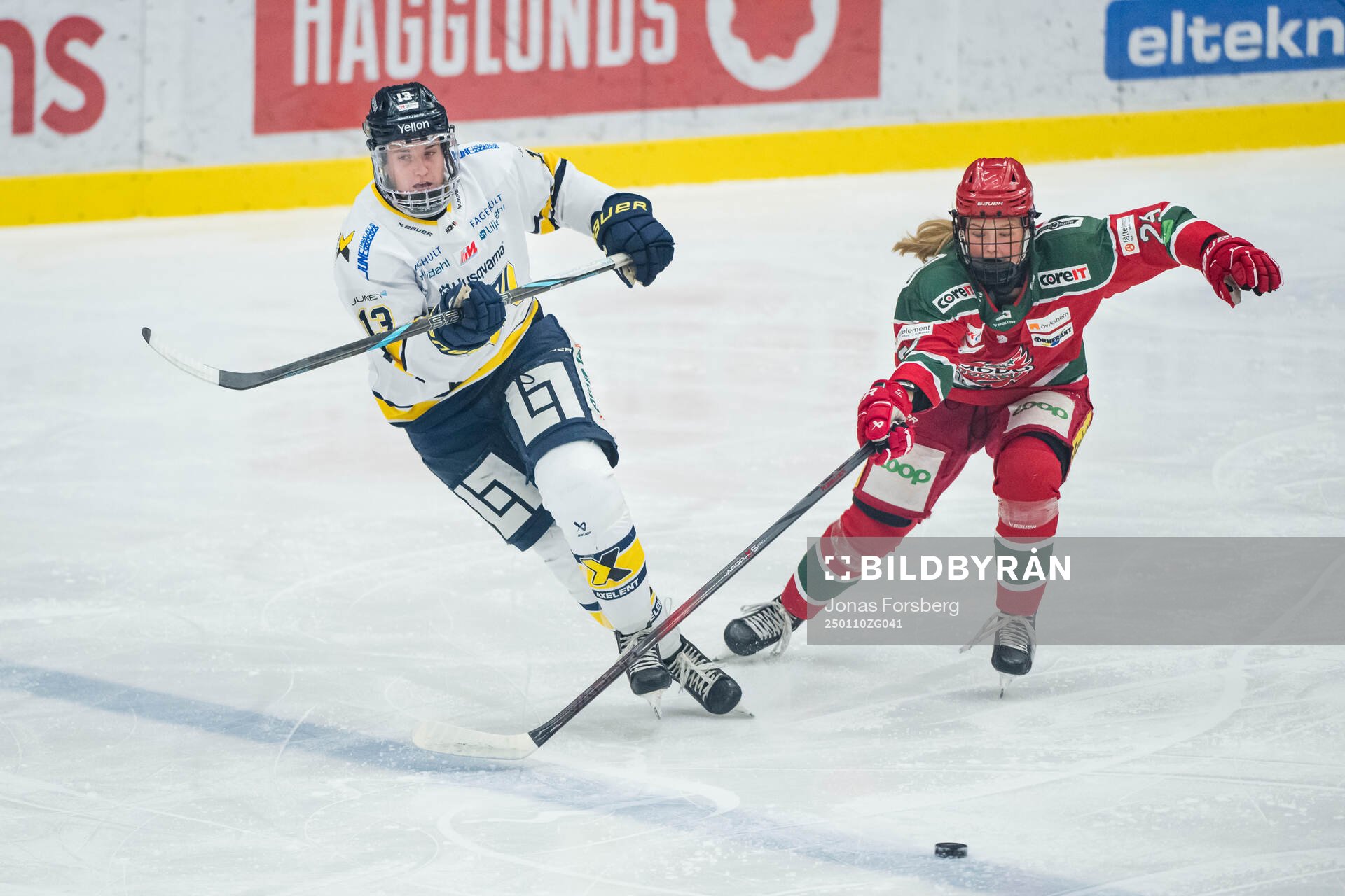 HV71s Julia Nearis och Modos Ebba Hedqvist