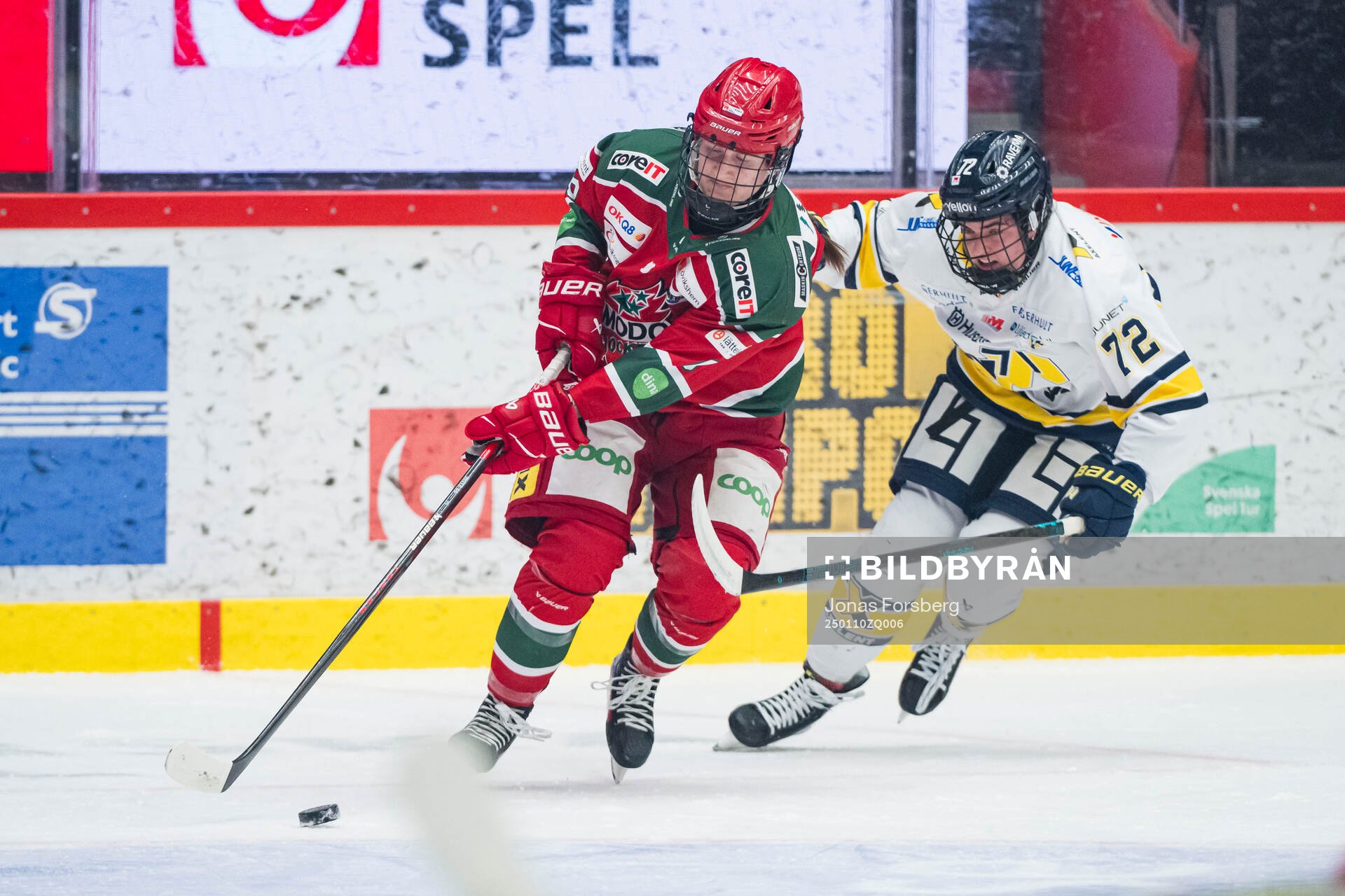 Modos Emma Seitz och HV71s Rachel Weiss