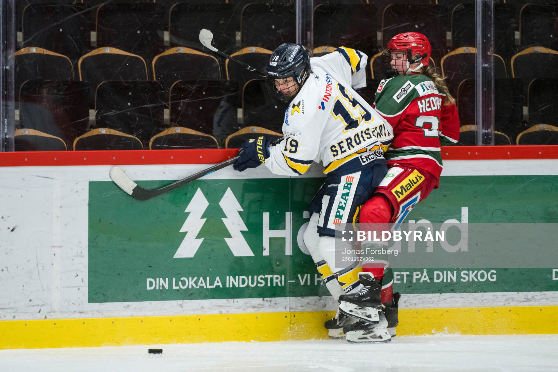 HV71s Klara Seroiszkova och Modos Ebba Hedqvist