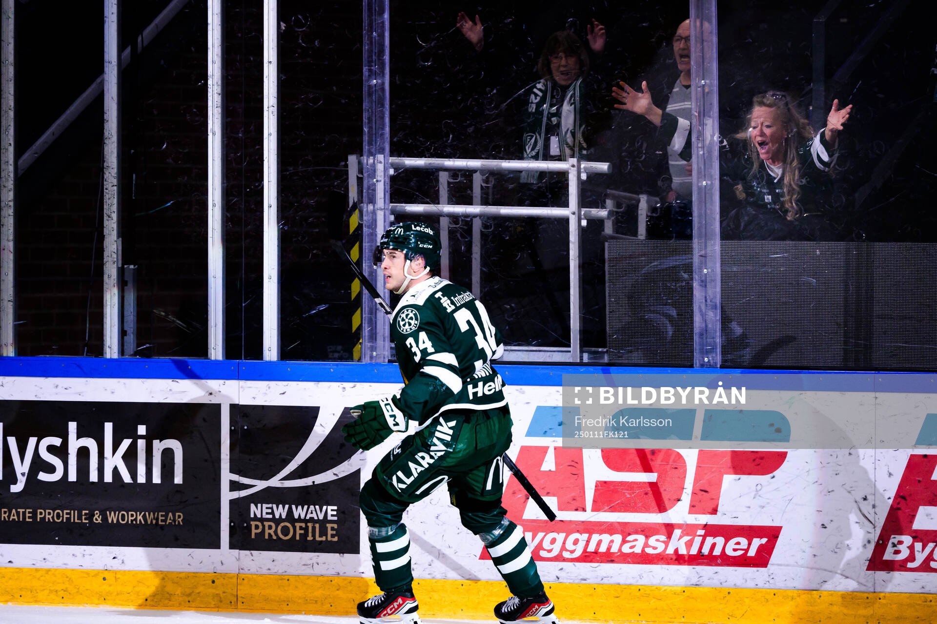 Färjestads Michael Lindqvist jublar