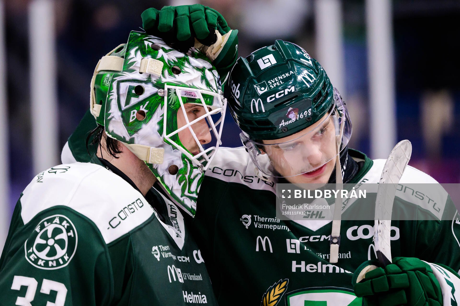 Färjestads målvakt Maxime Lagacé och Lucas Forsell jublar
