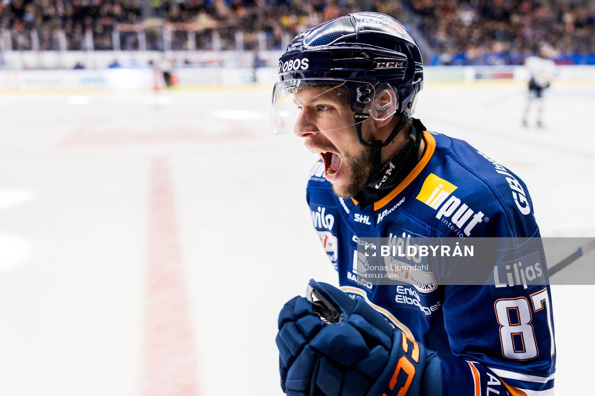Växjös Robert Rosén jublar