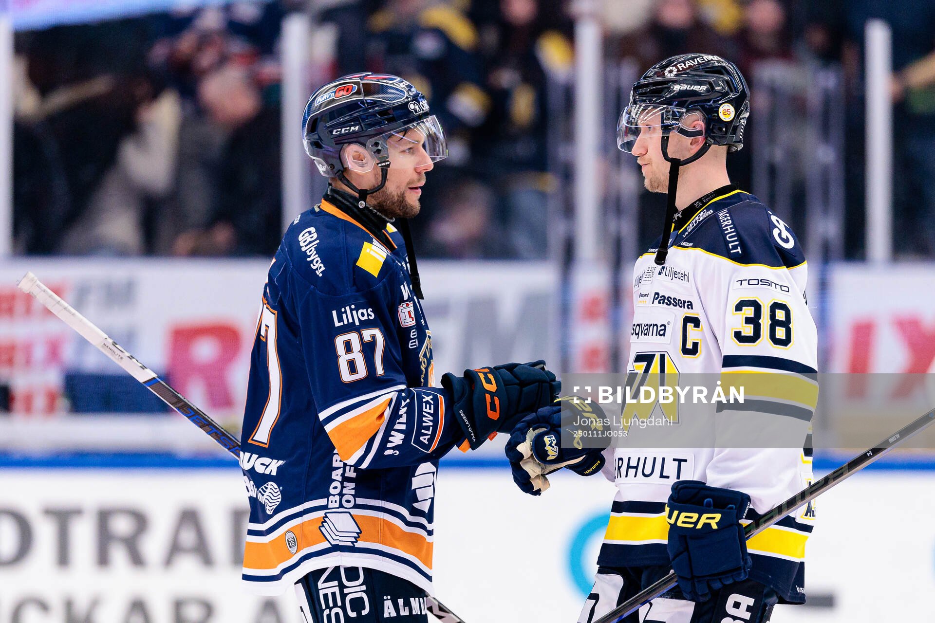 Växjös Robert Rosén och HV71s Olle Alsing