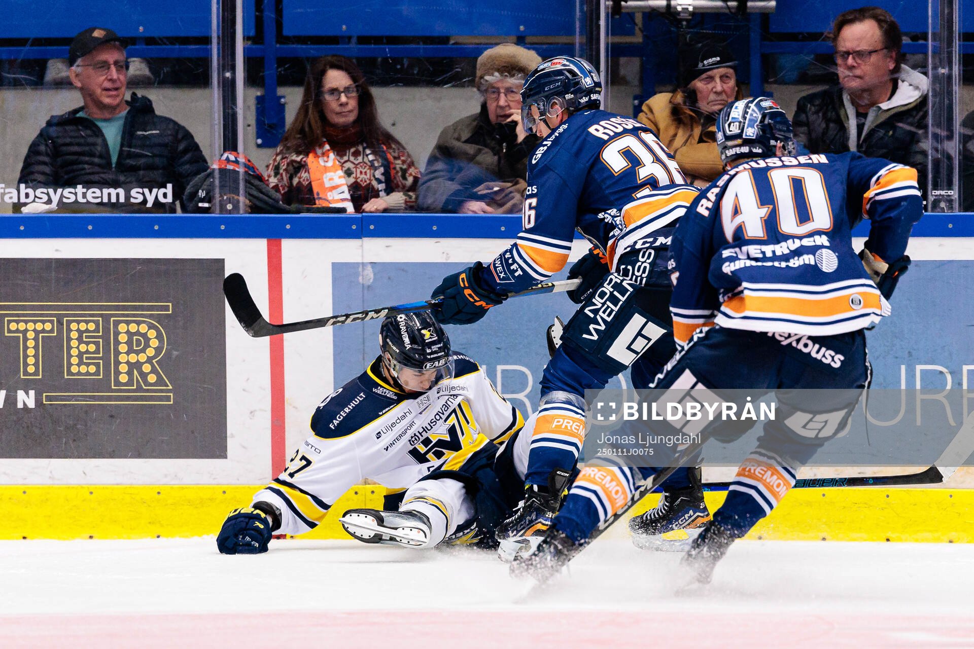 HV71s Jonathan Ang och Växjös Elias Rosén