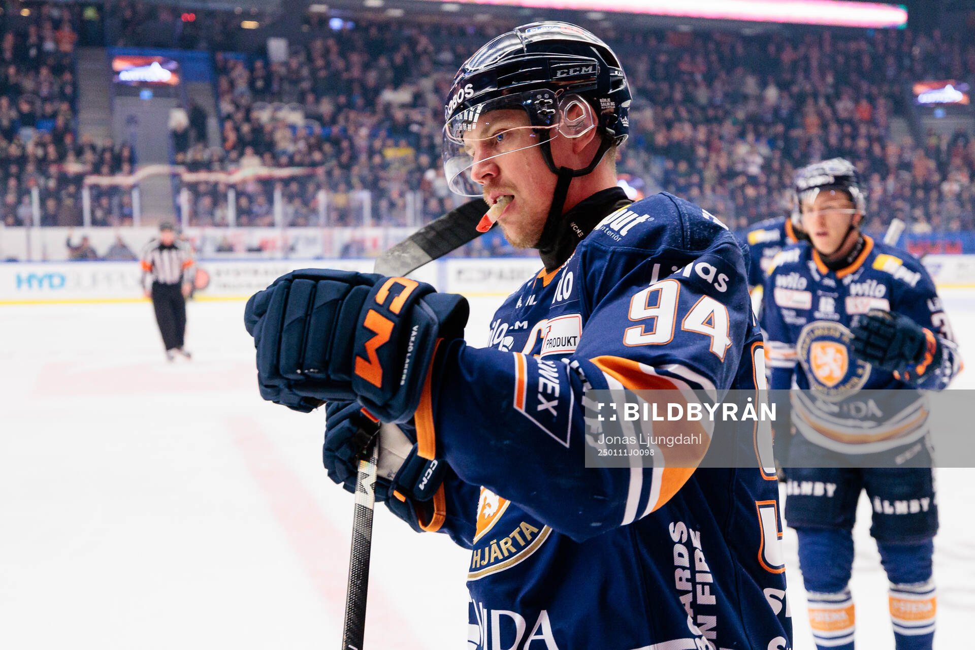 Växjös Joel Persson jublar