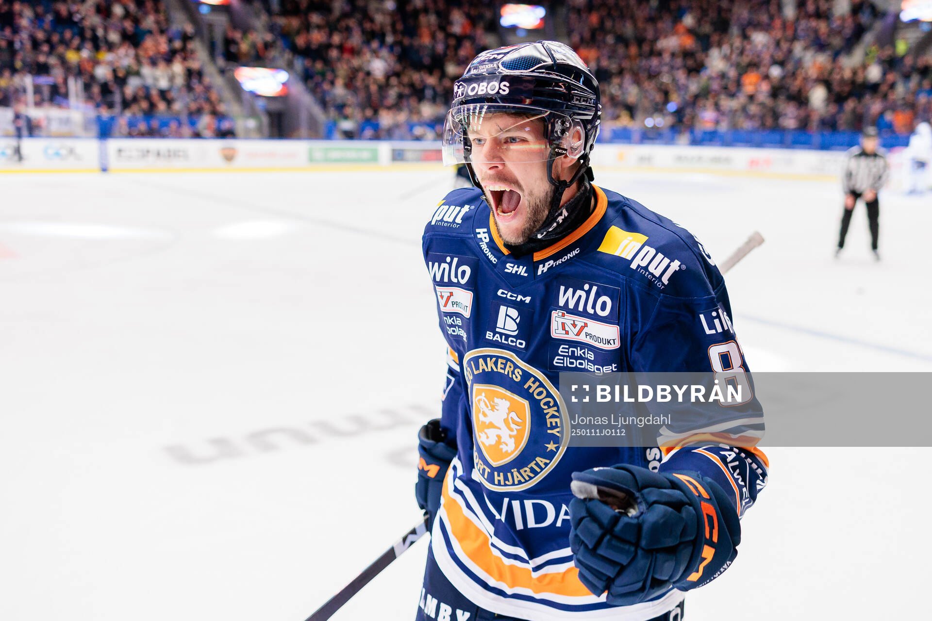 Växjös Robert Rosén jublar