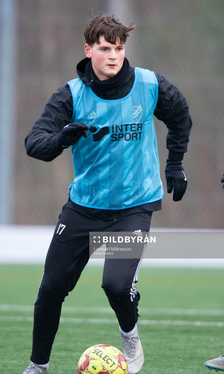 IFK Hässleholms David Berg  i internmatchen i fotboll i