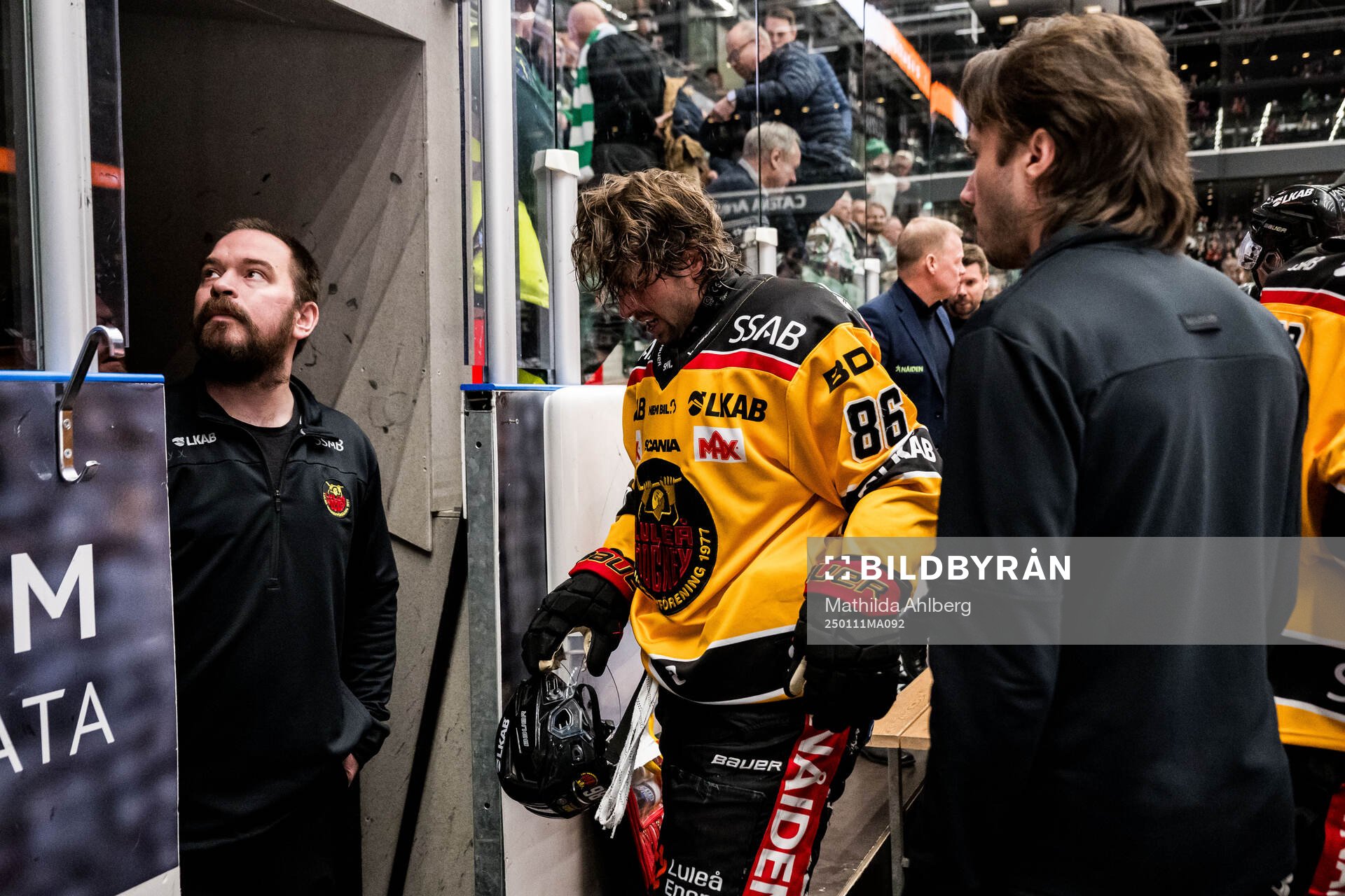 Luleås Mathias Bromé lämnar isen
