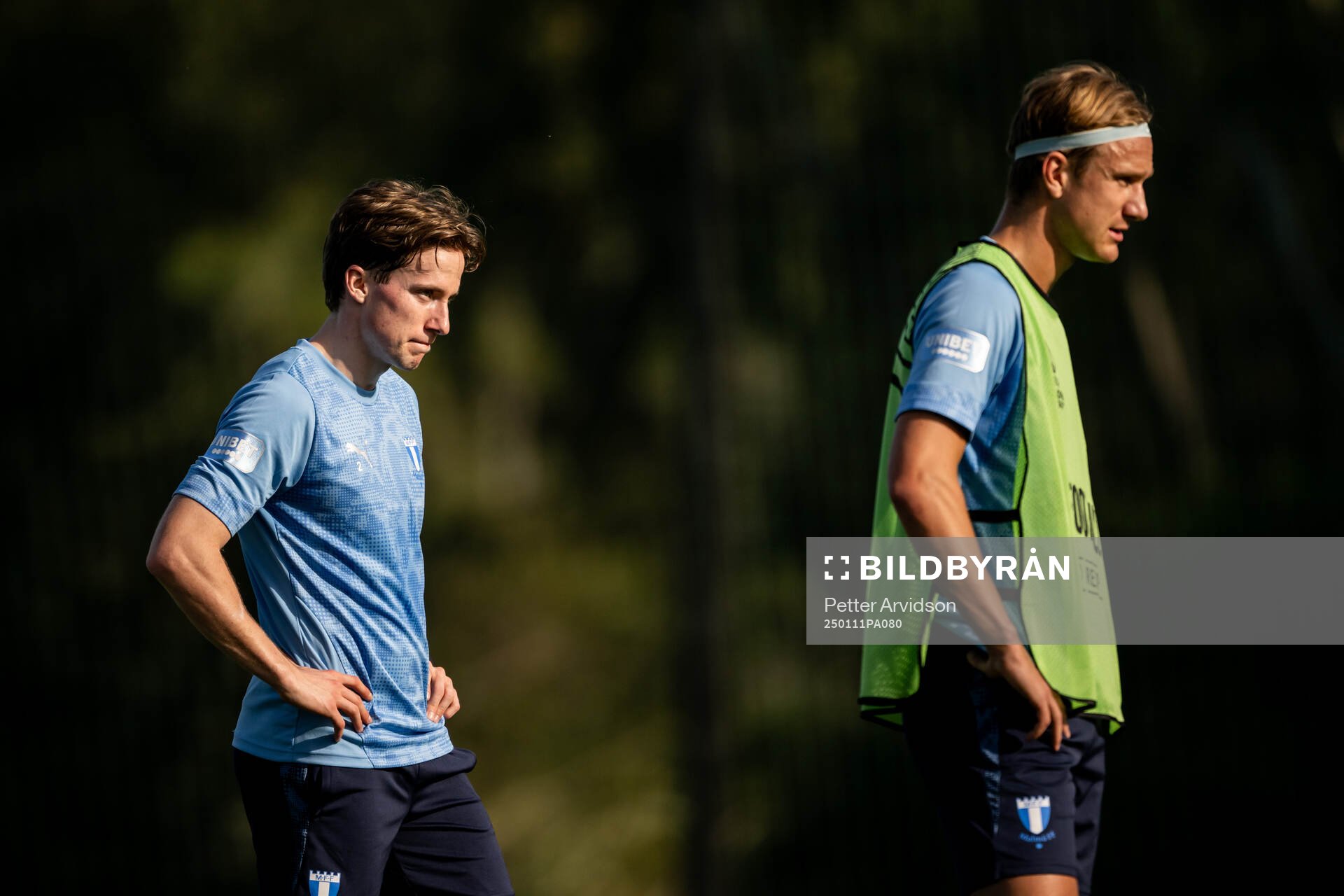 Johan Karlsson och Erik Botheim under en fotbollsträning med Malmö FF den 11 januari 2025 i Puerto Banus. 