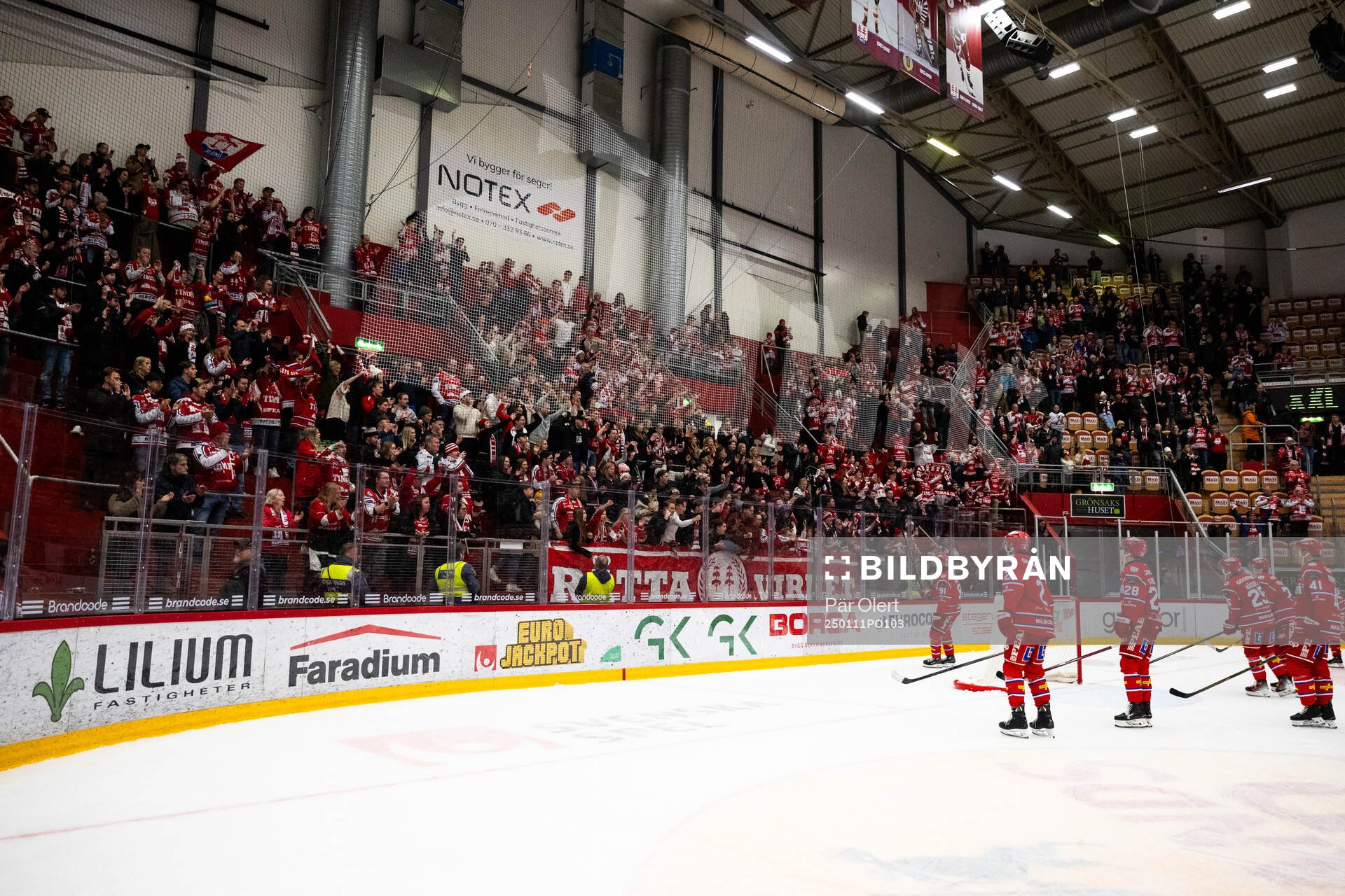 Timrå jublar mot publiken