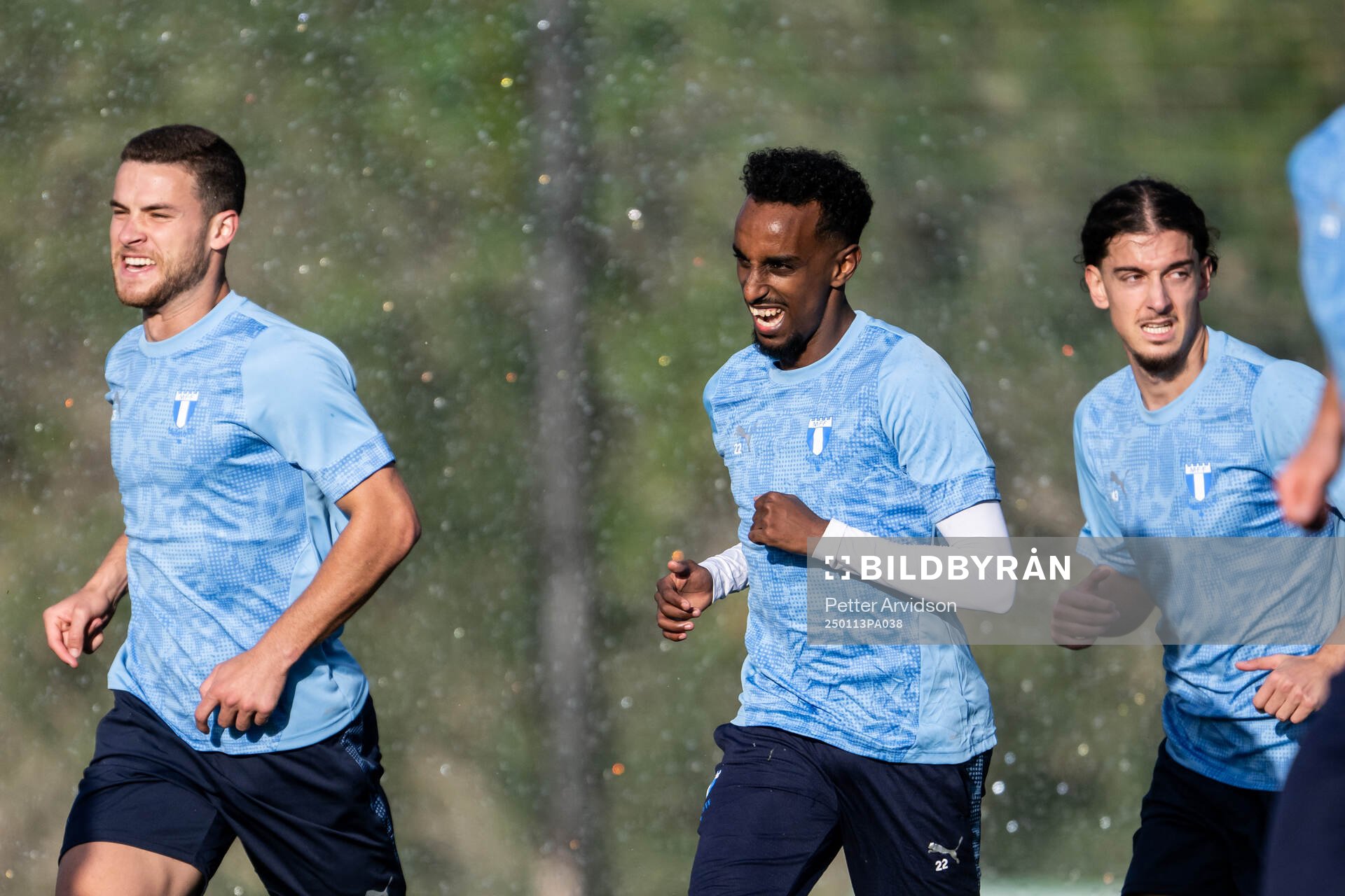 Gabriel Busanello, Taha Ali och Gentian Lajqi under en fotbollsträning med Malmö FF den 13 januari 2025 i Puerto Banus. 