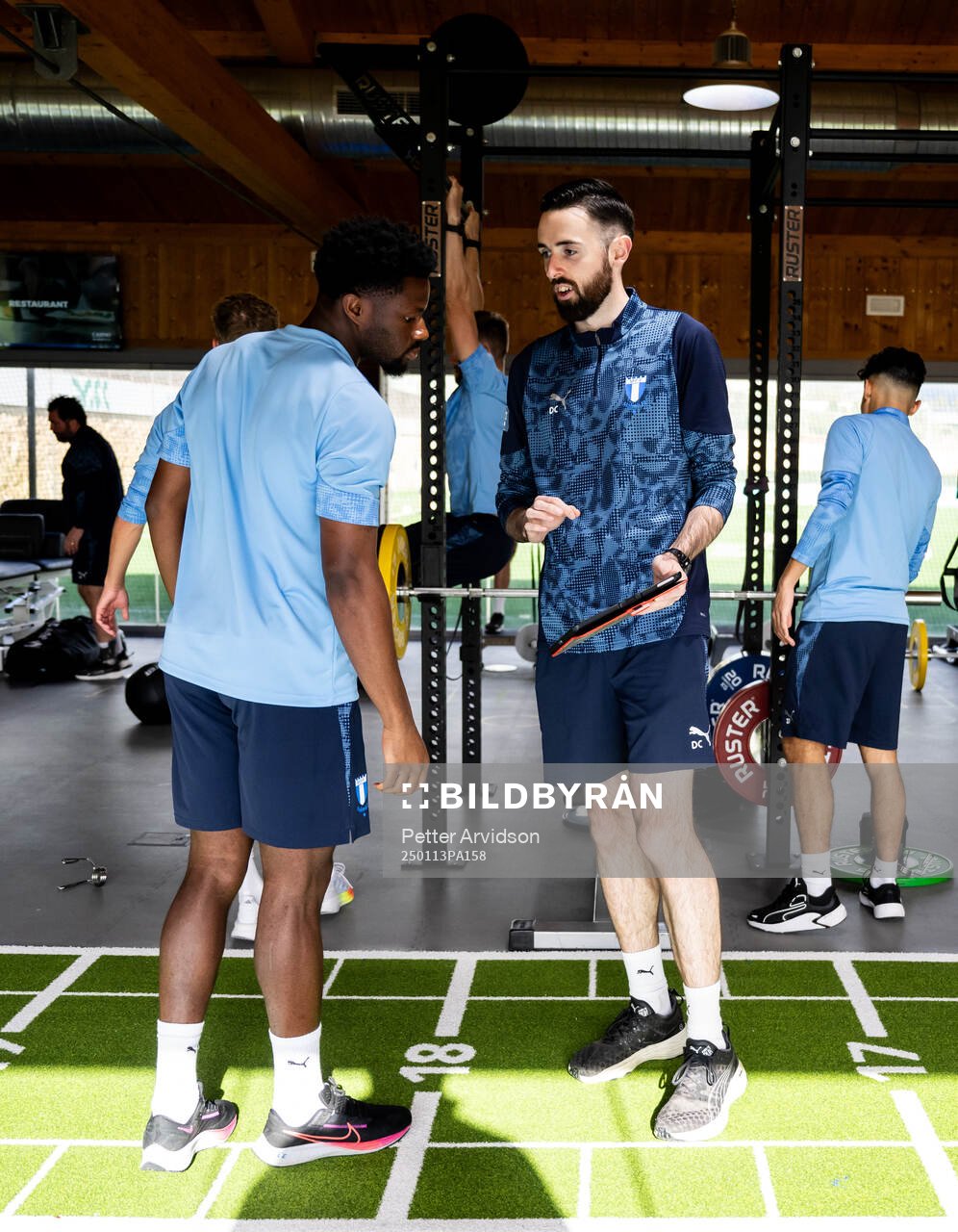 Emmanuel Ekong och Diarmuid Clancy under ett gympass med Malmö FF den 13 januari 2025 i Puerto Banus. 