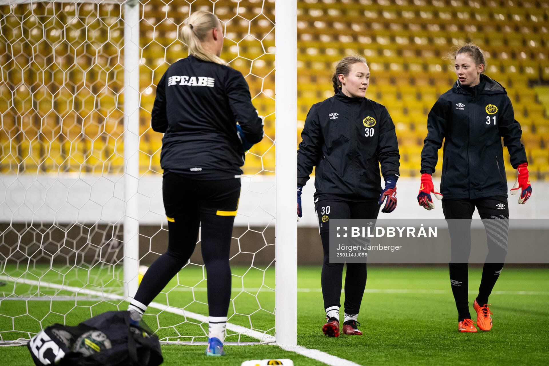 Målvakt Lisa Högmark och målvakt Marlen Katharina Kelm