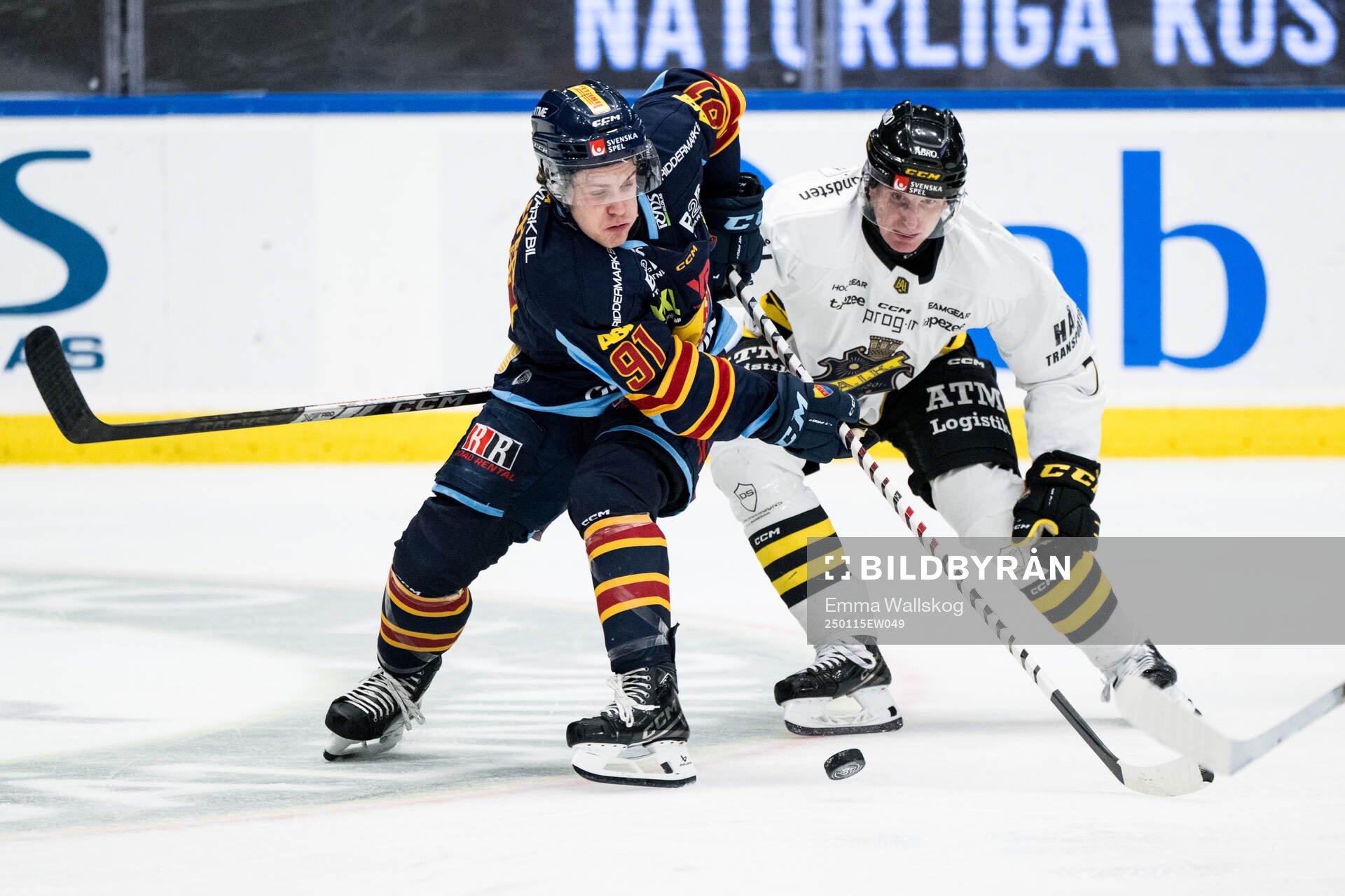 Djurgårdens Tyler Kelleher och AIKs Filip Windlert