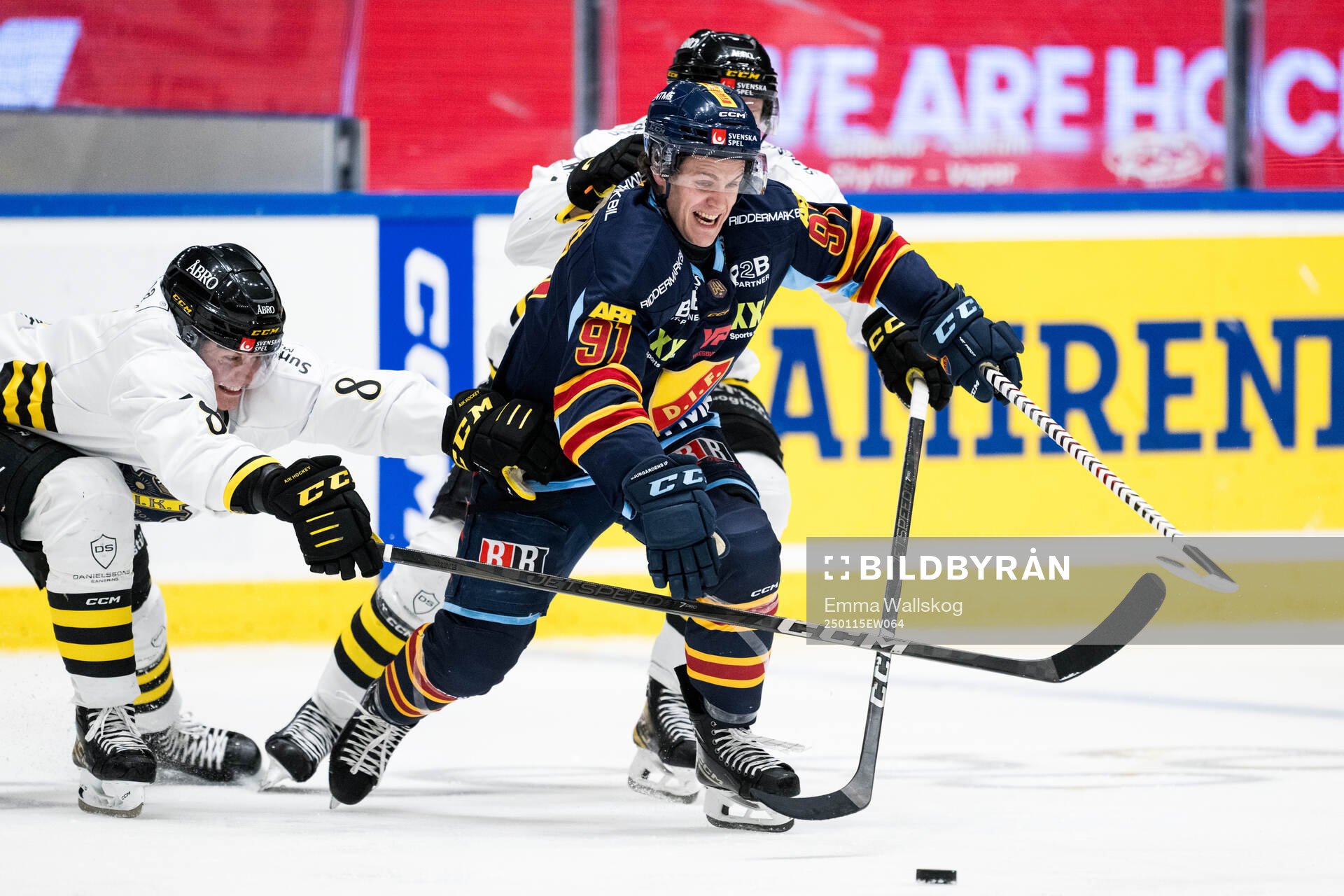 AIKs Tom Hedberg och Djurgårdens Tyler Kelleher